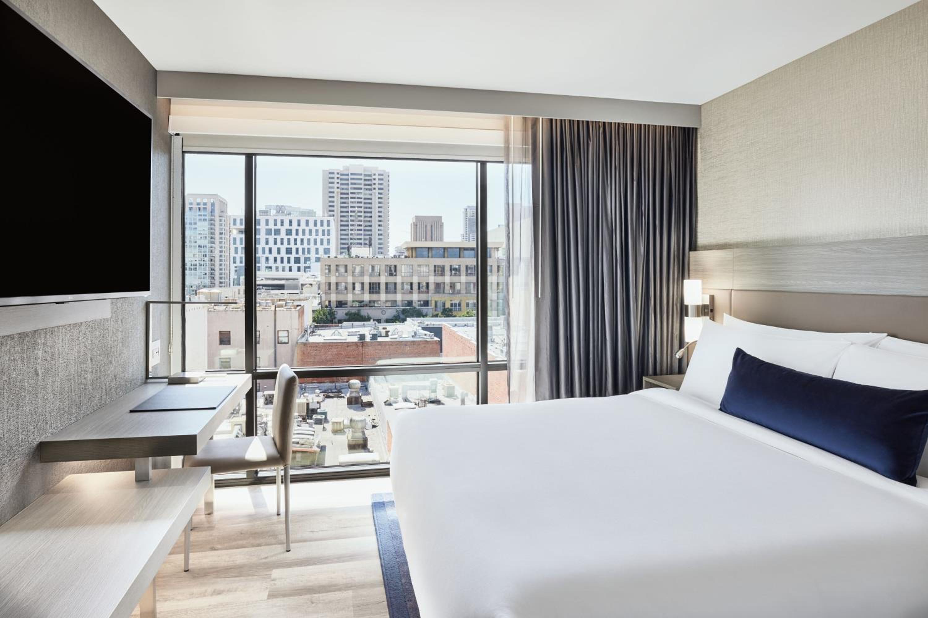 King Room with Street View - Photo 1