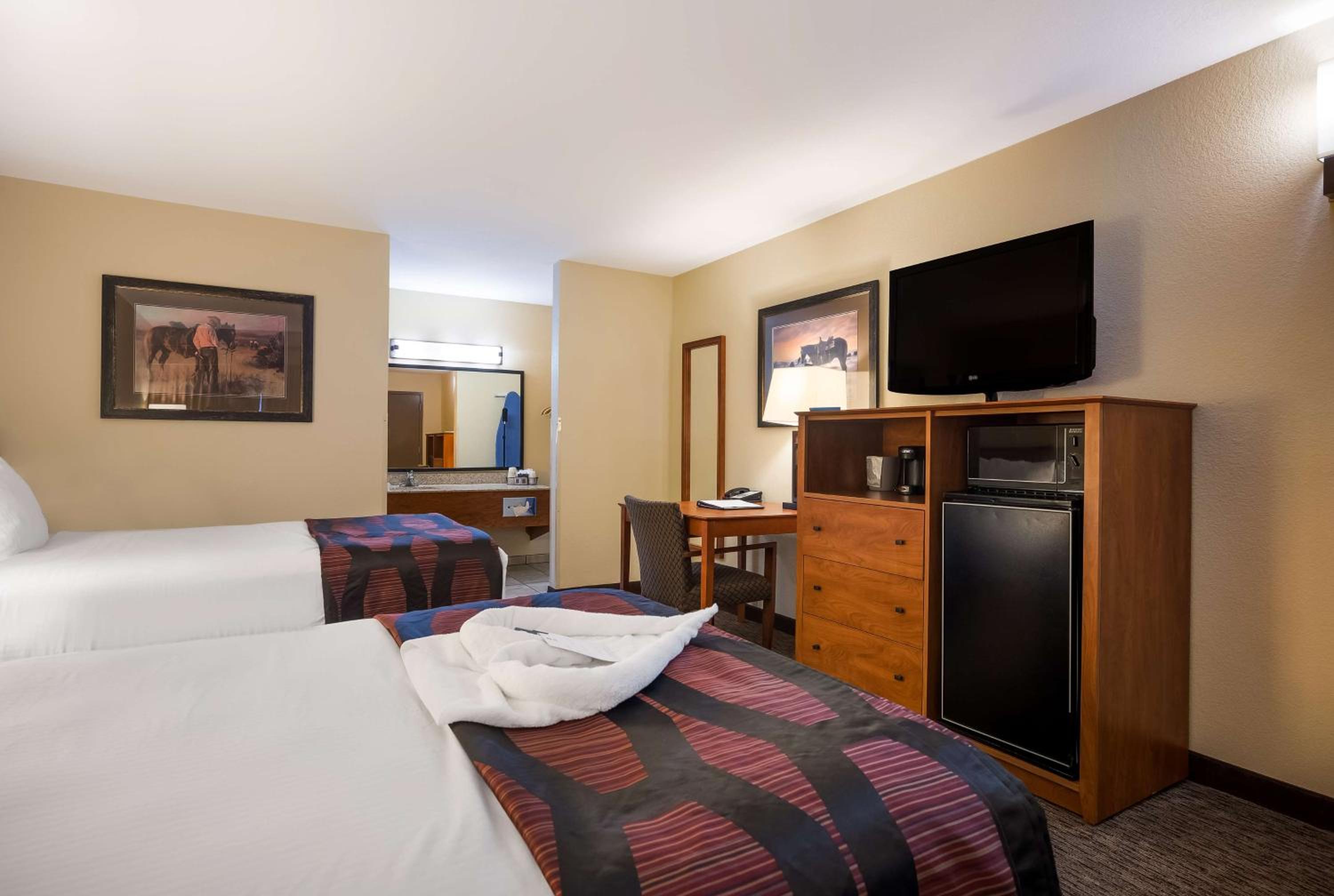 Double Room with Two Double Beds - Non-Smoking photo 3
