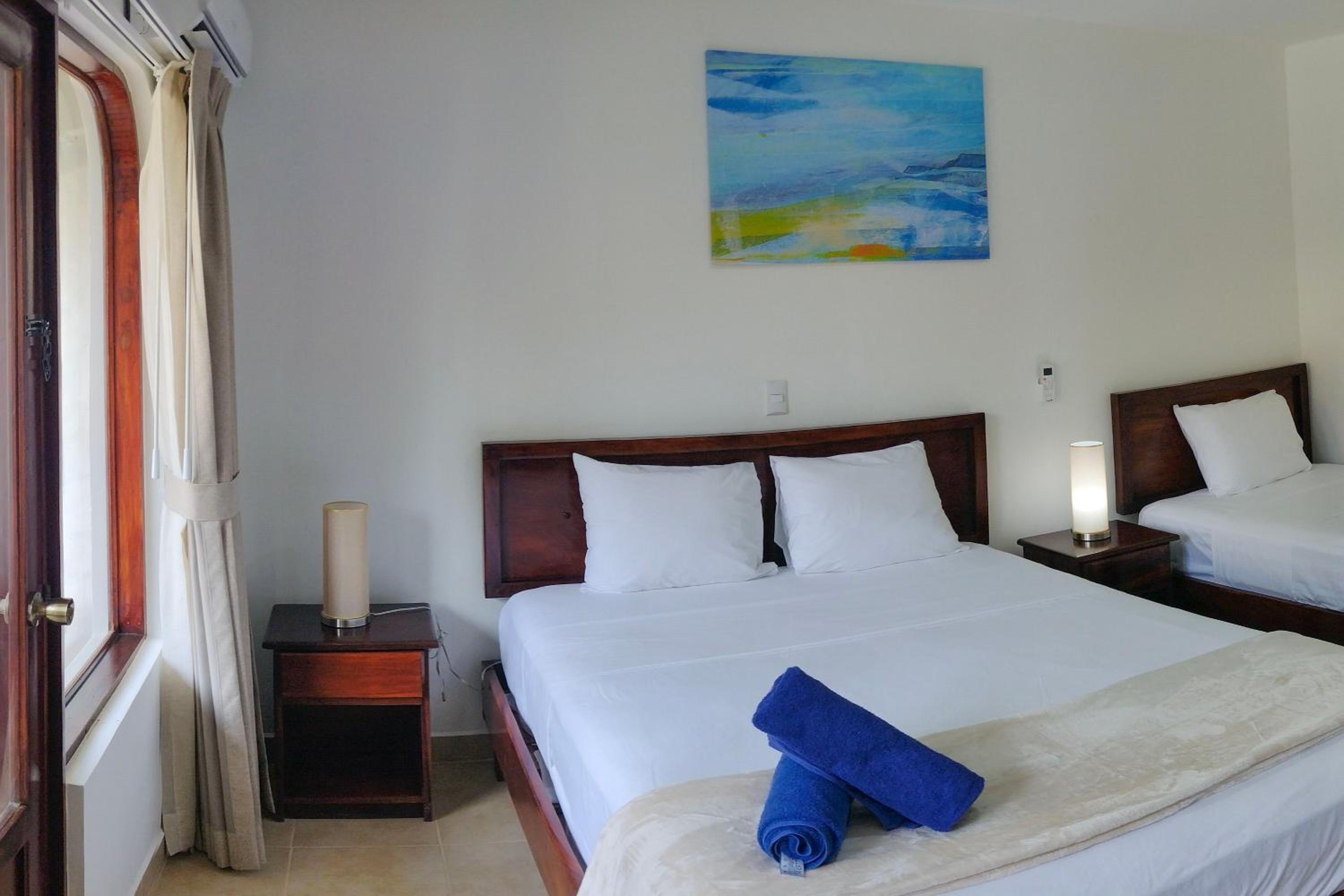 Standard Room  Plus 1 Queen Bed + 1 Twin Bed - Photo 6