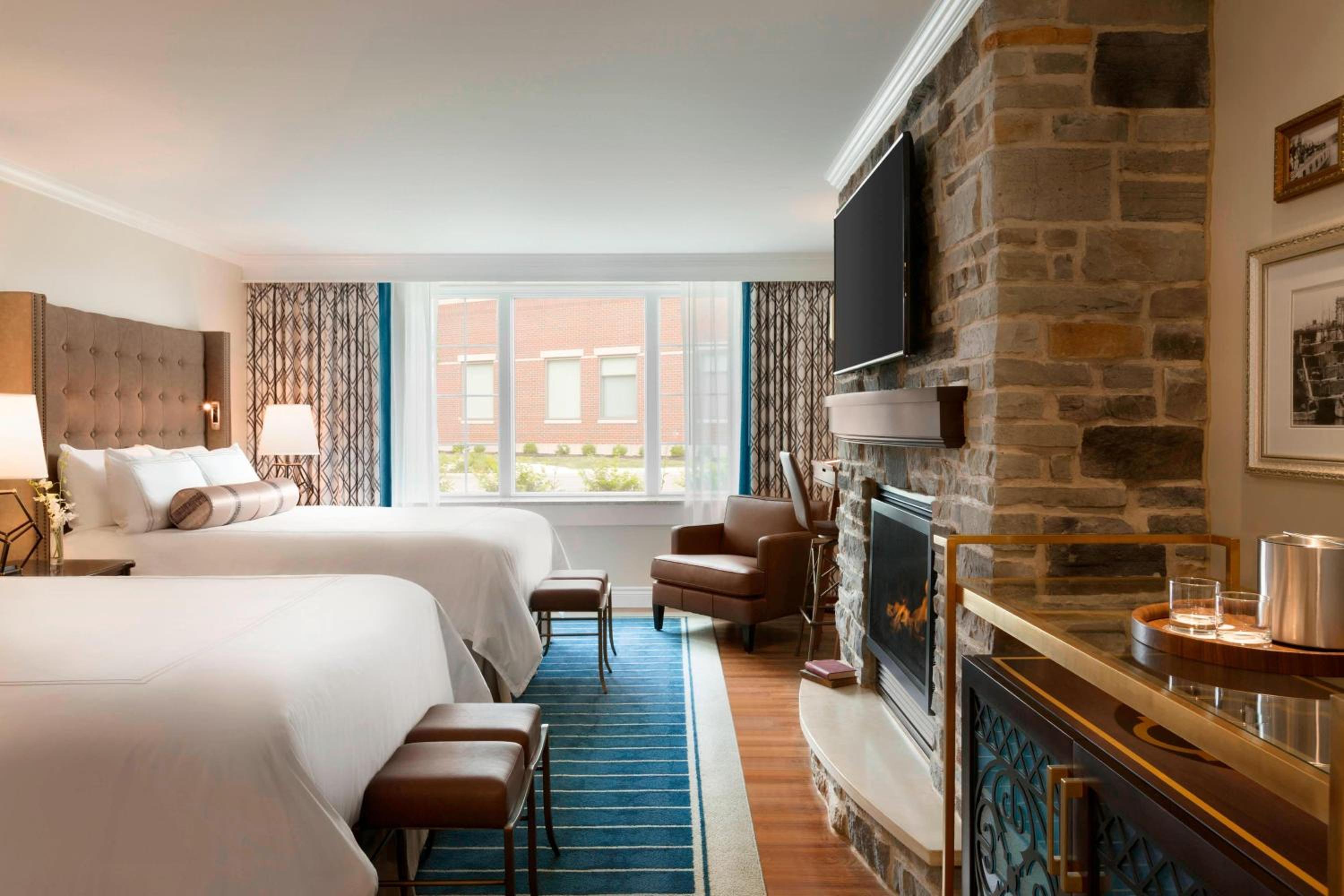 Queen Room with Two Queen Beds - Photo 1