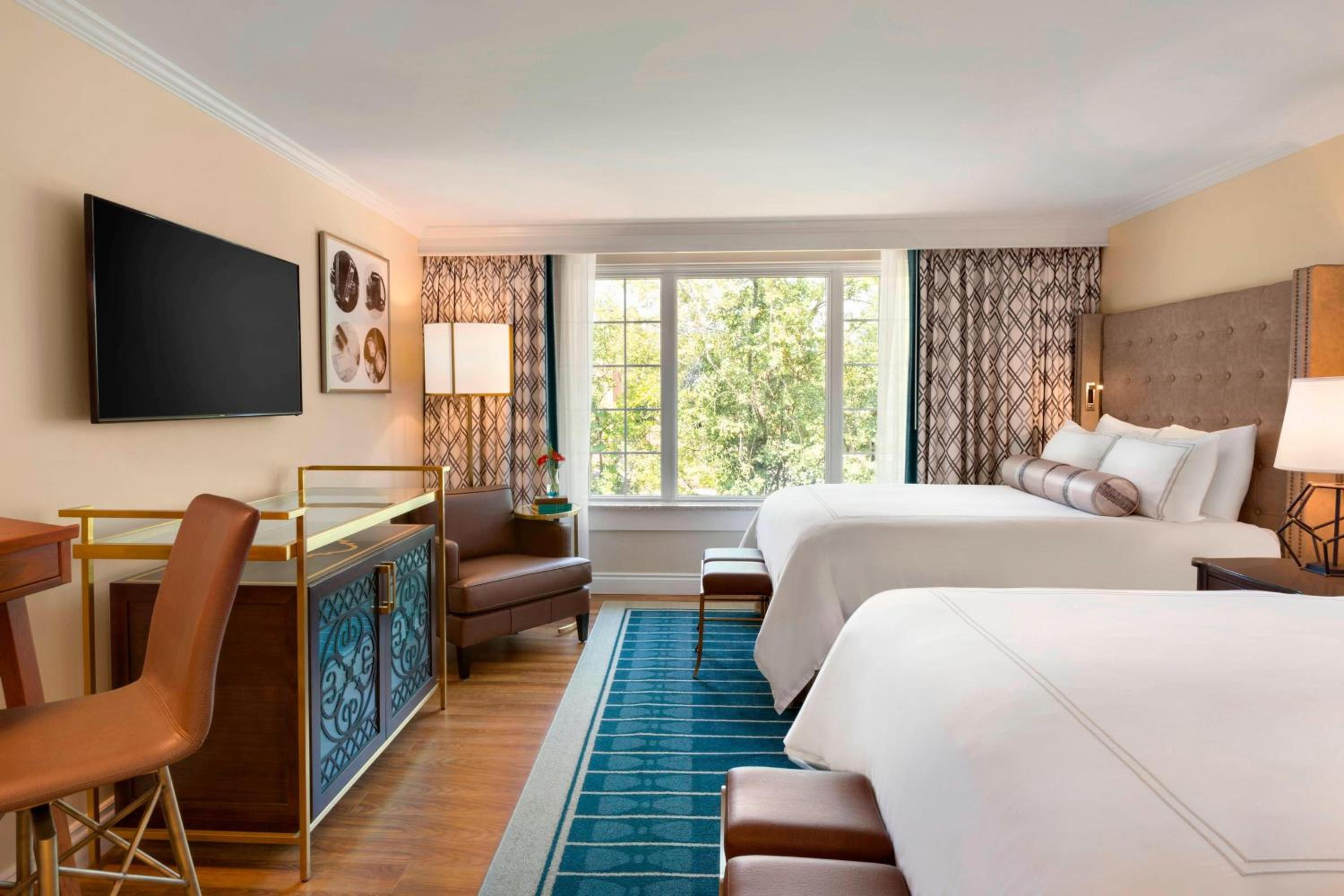 Traditional Queen Room with Two Queen Beds and Adapted Tub - Mobility and Hearing Accessible