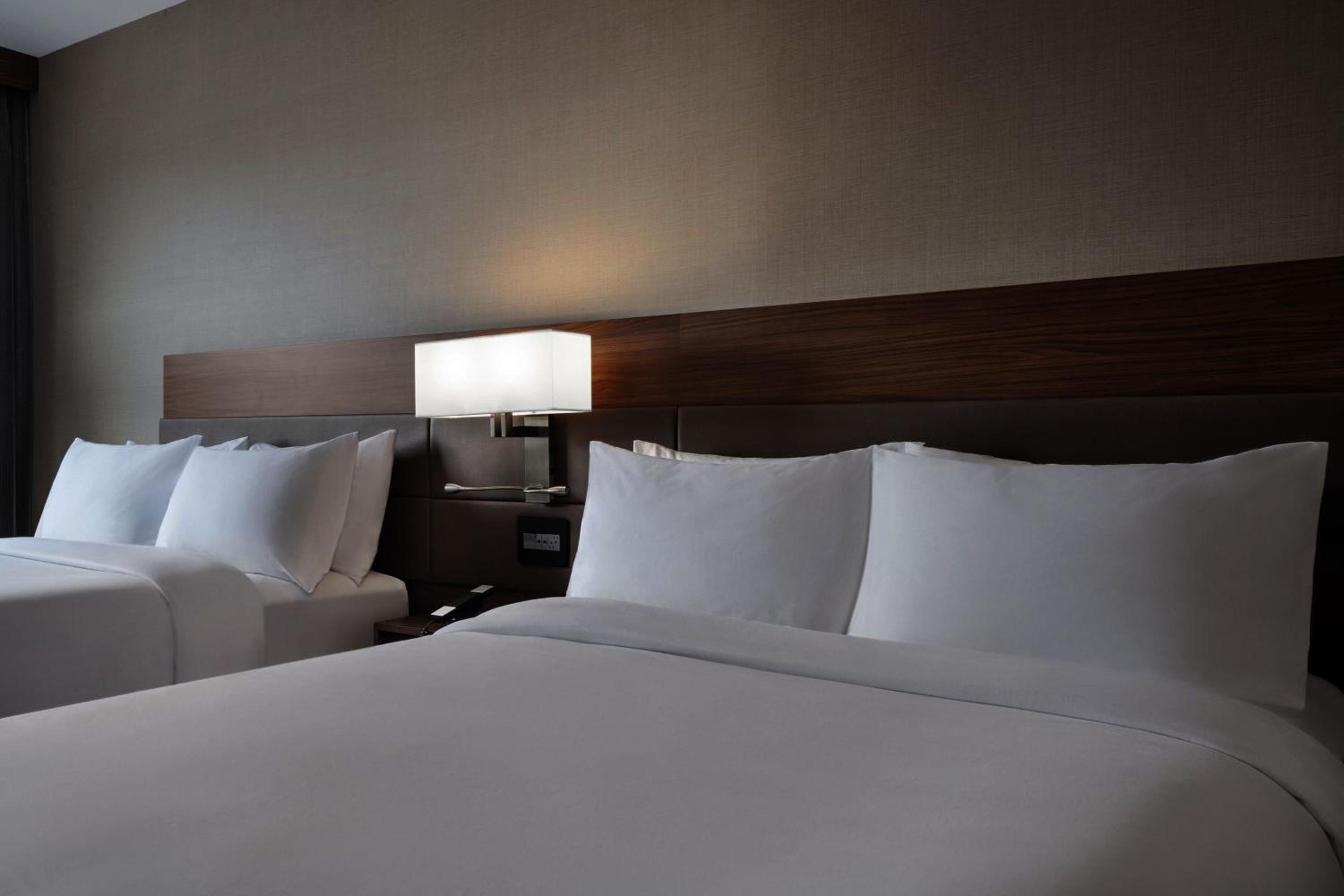 Queen Room with Two Queen Beds - Photo 6