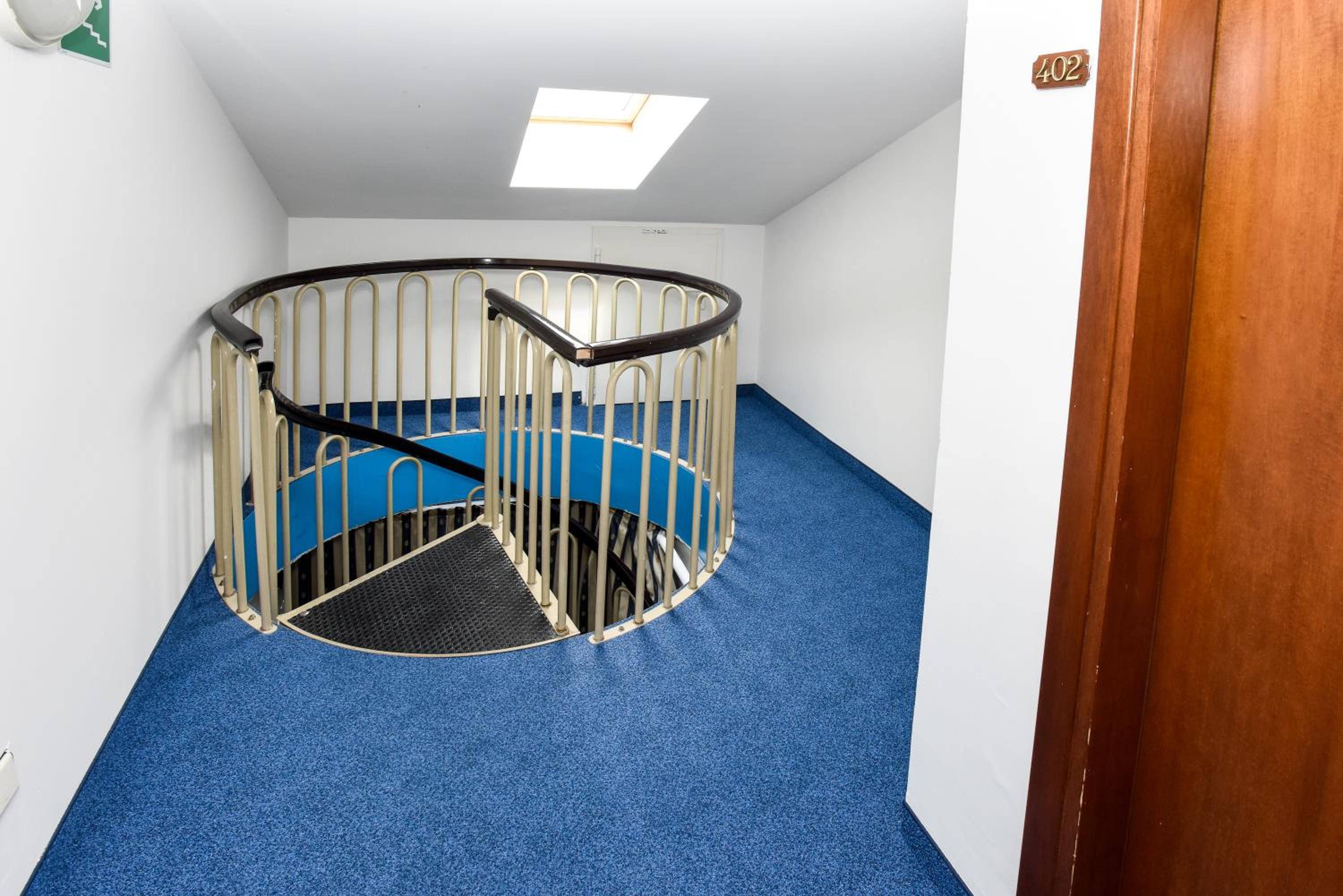 Attic Twin Room - Photo 2