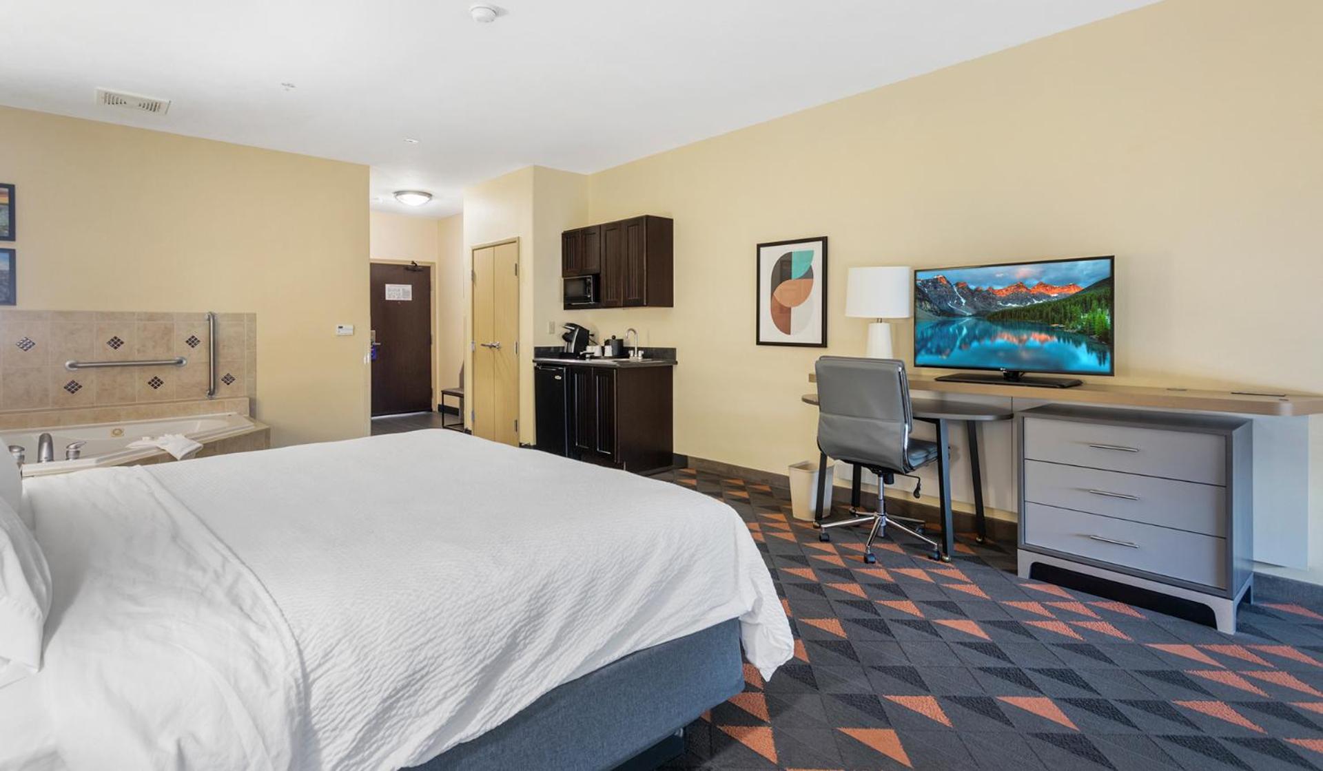 King Room with Jetted Tub - Photo 1