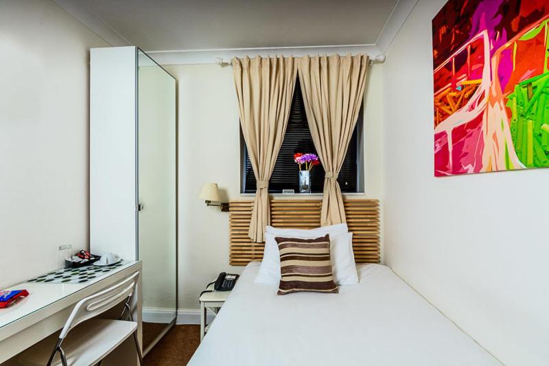 Single Room photo 2