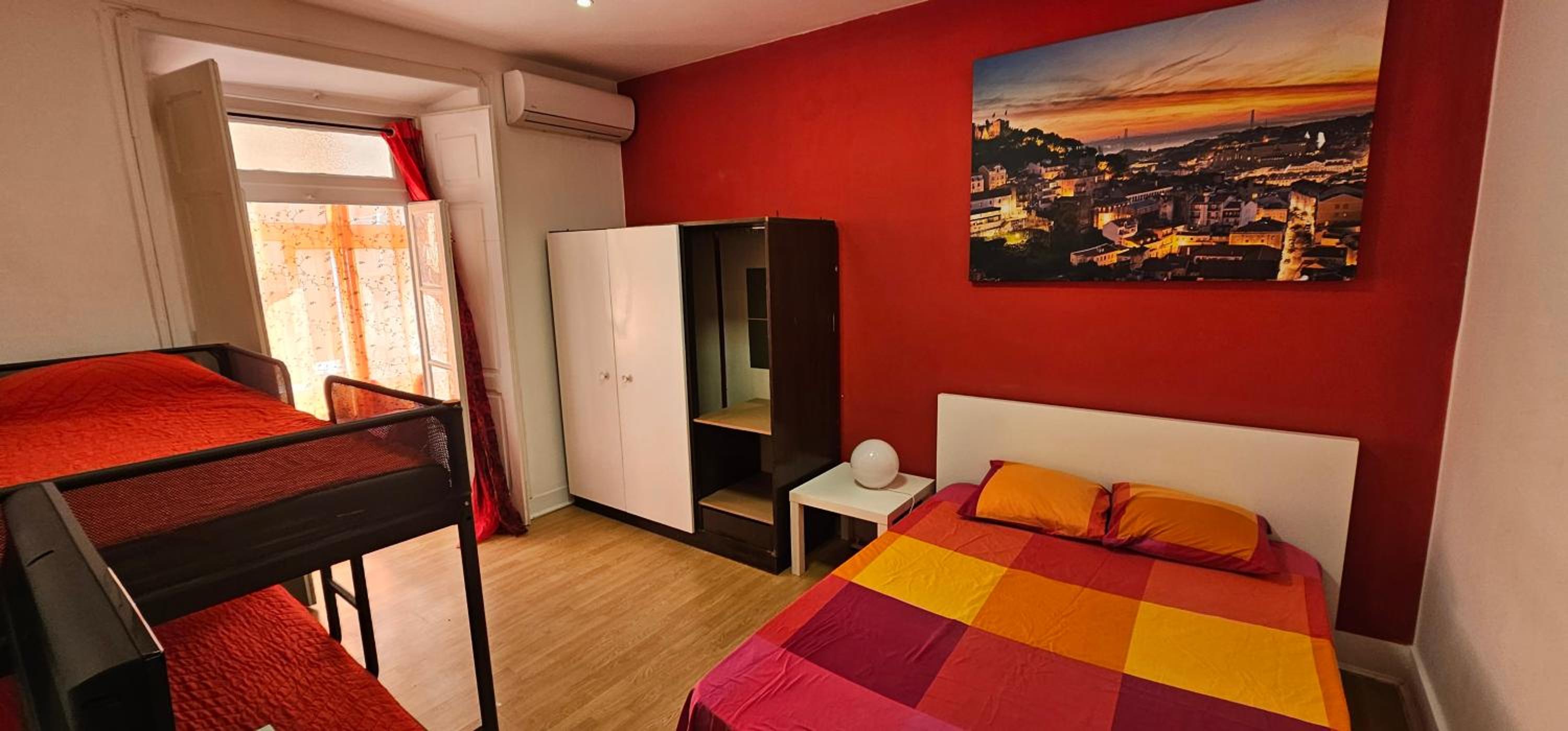 Large Double Room - Photo 25