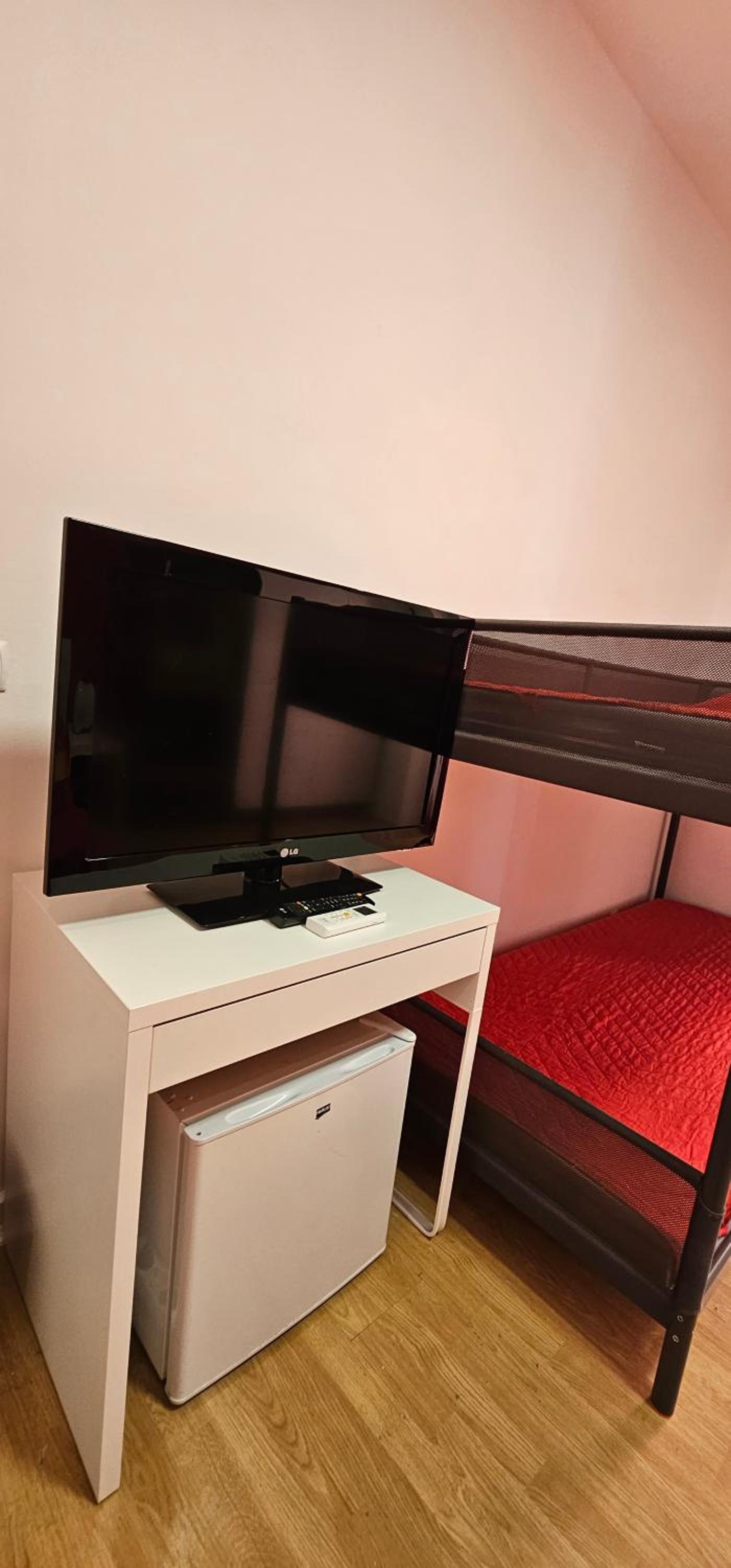 Large Double Room - Photo 24