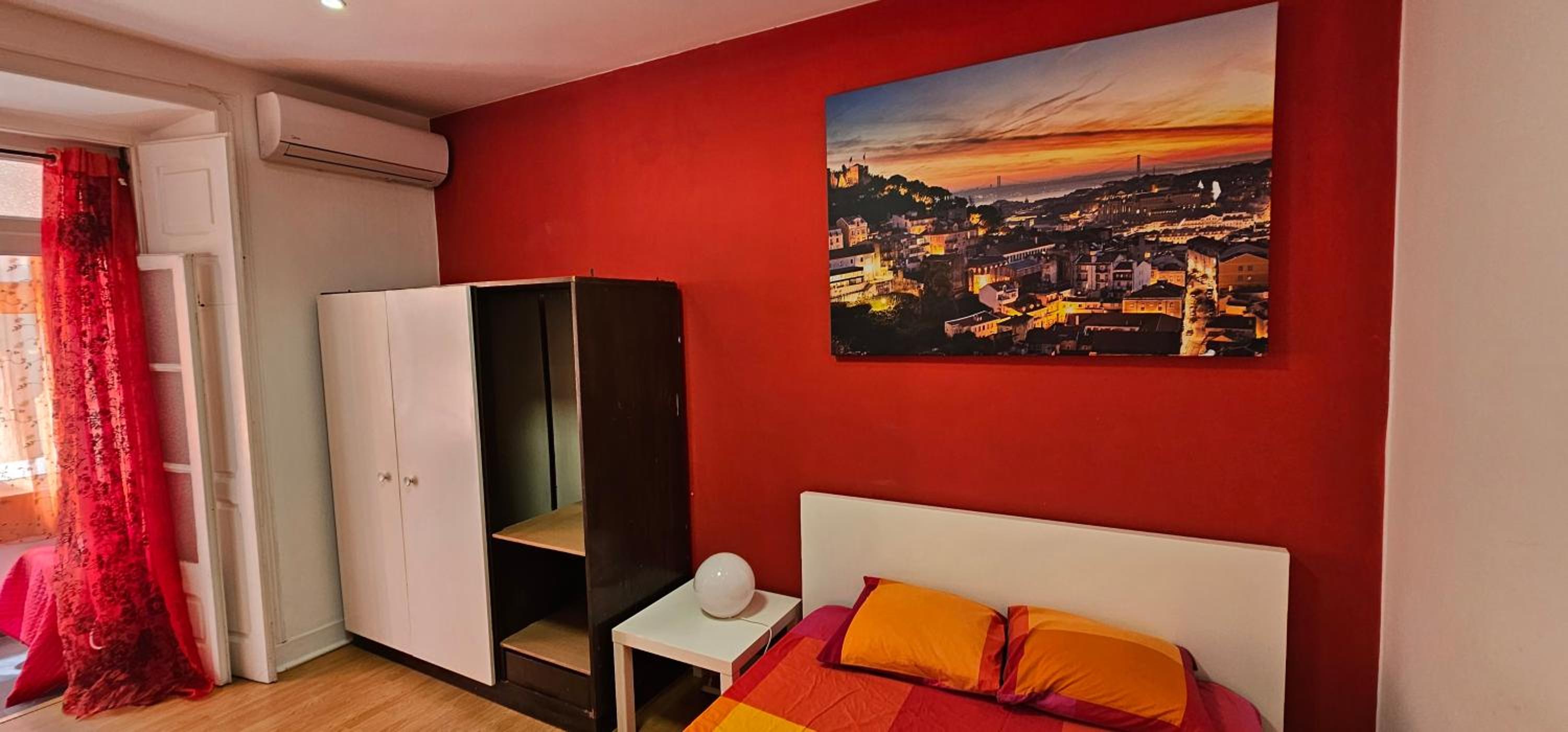 Large Double Room - Photo 27