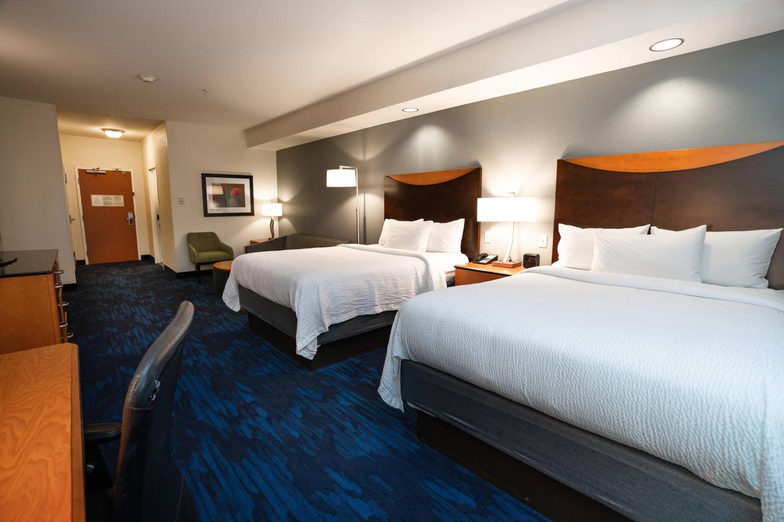 Family Suite with Two Queen Beds and Sofa Bed photo 1