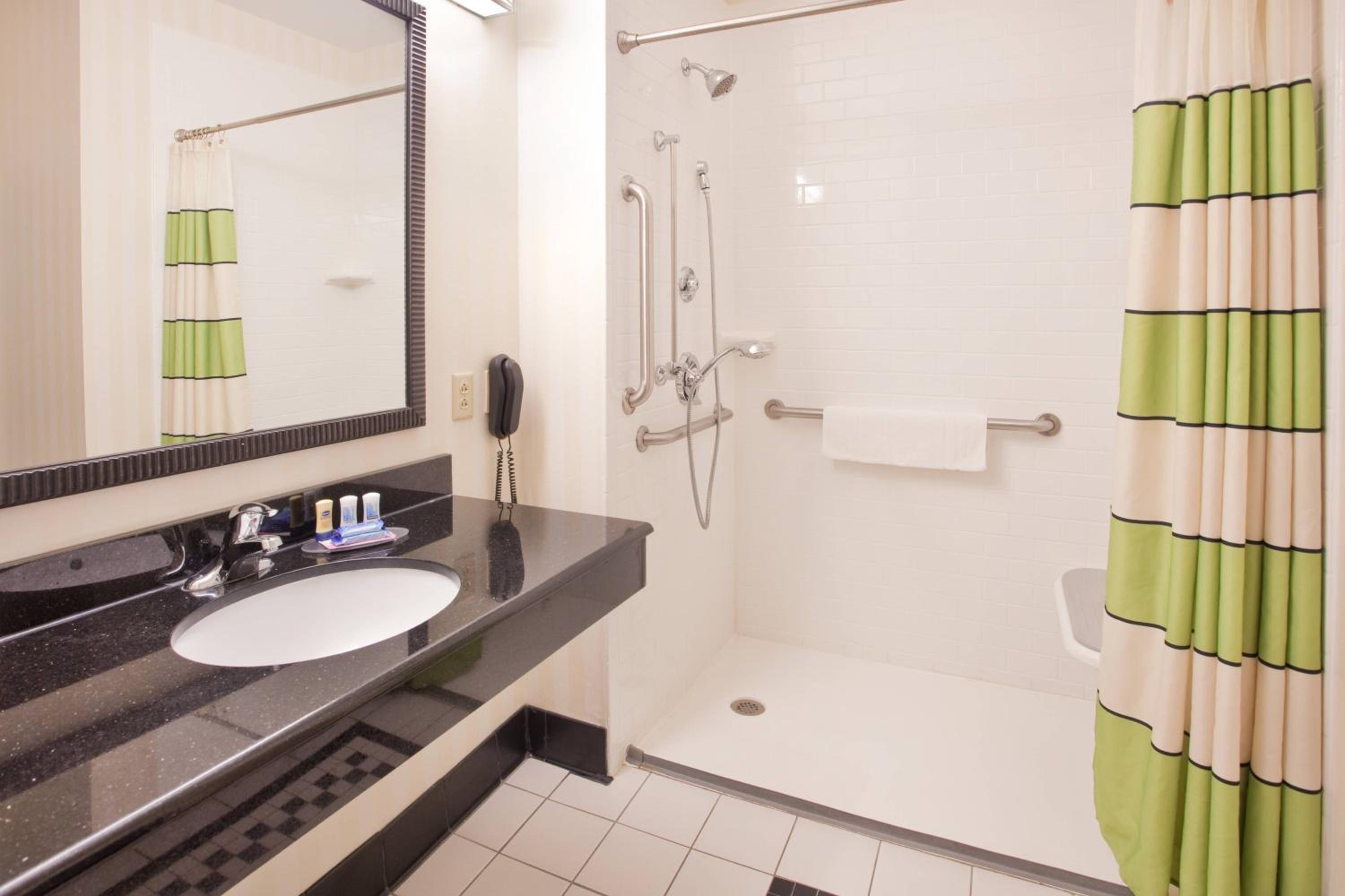 King Room with Roll-In Shower - Mobility Access/Hearing Accessible photo 3