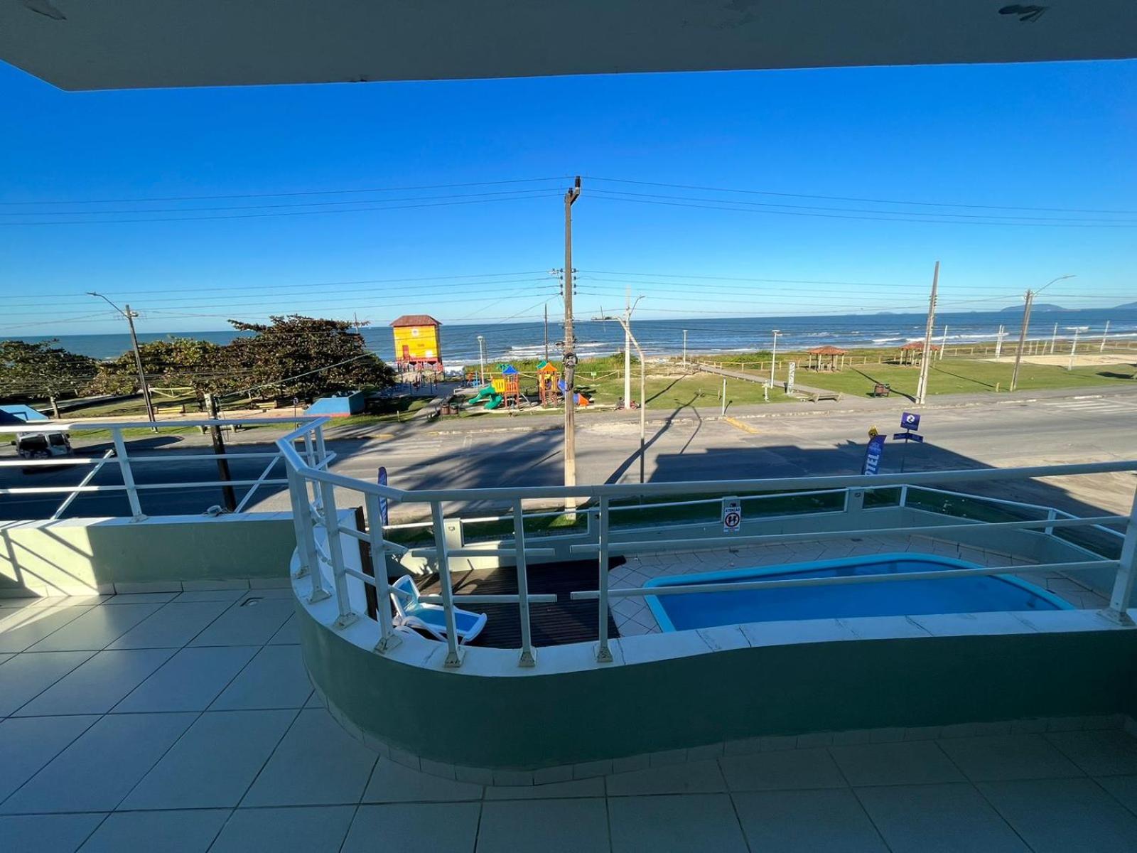 Apartment with Balcony photo 3
