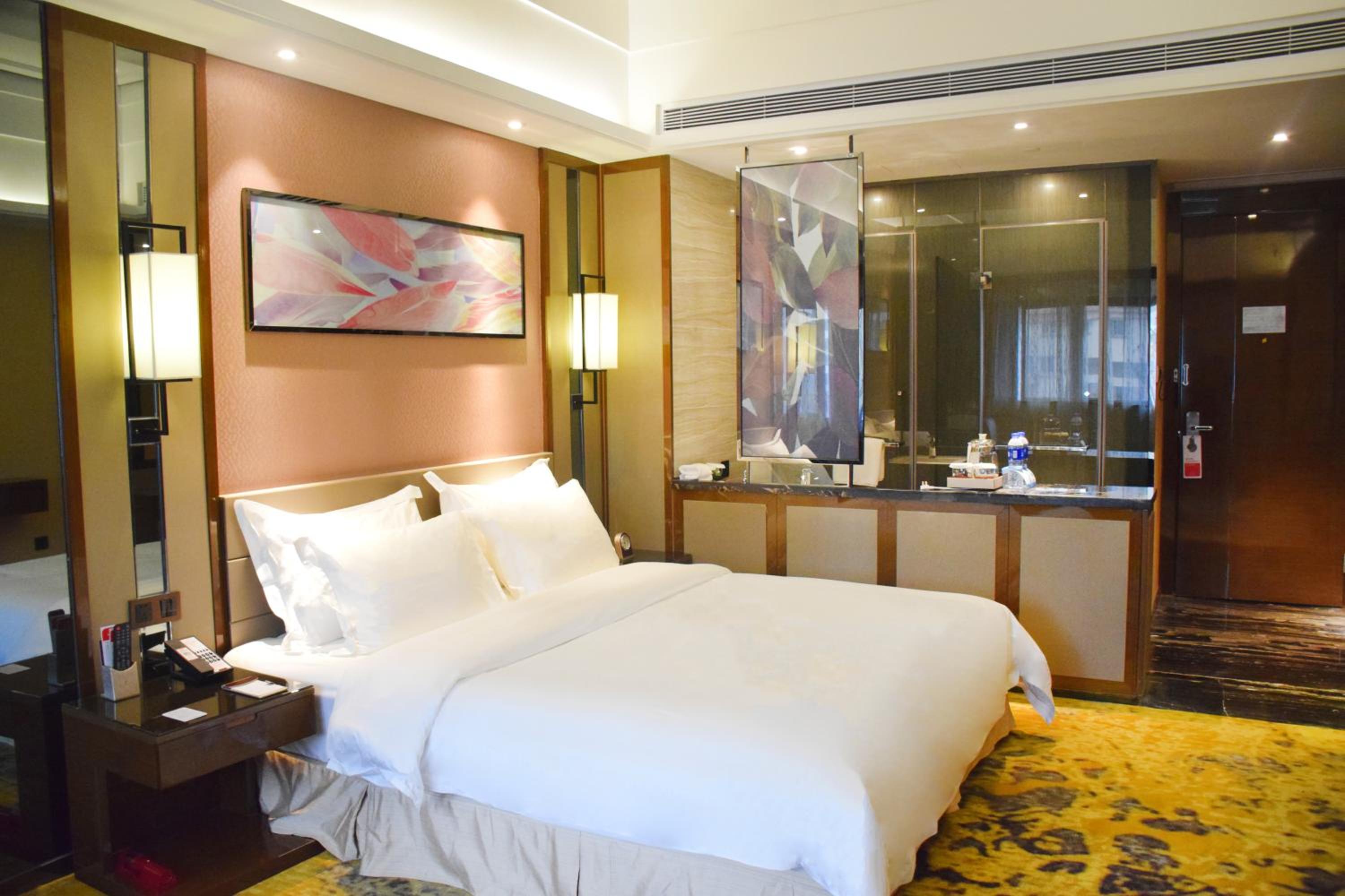 King Room - Non-Smoking photo 3