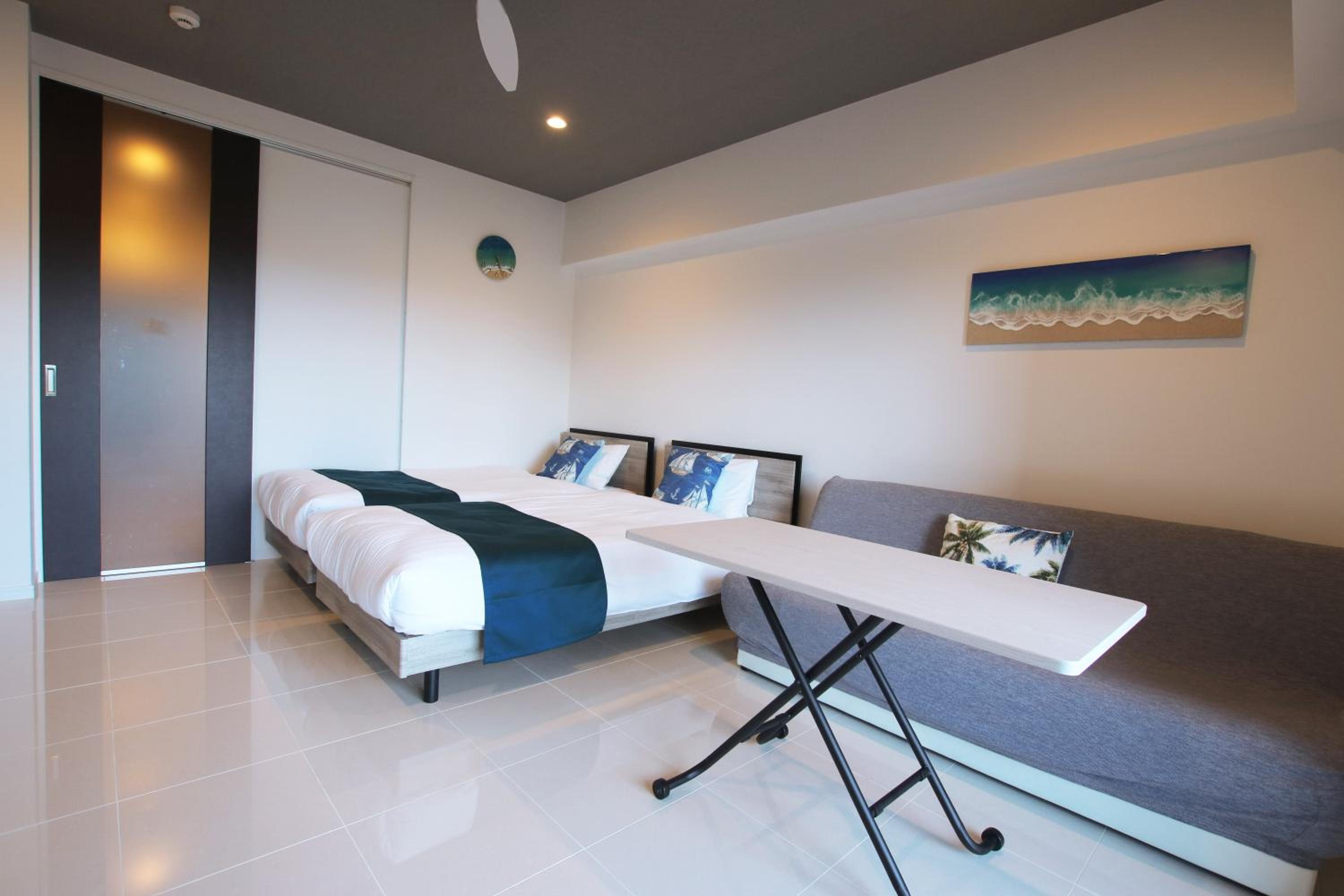 One-Bedroom Apartment photo 1