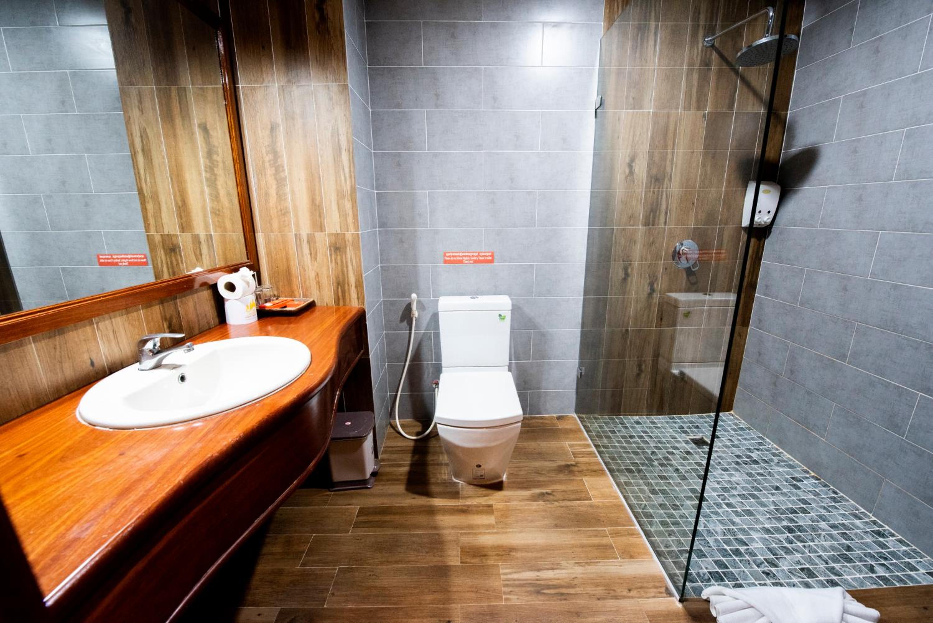 Royal Crown Suite — the supplier's photographs — photo 2