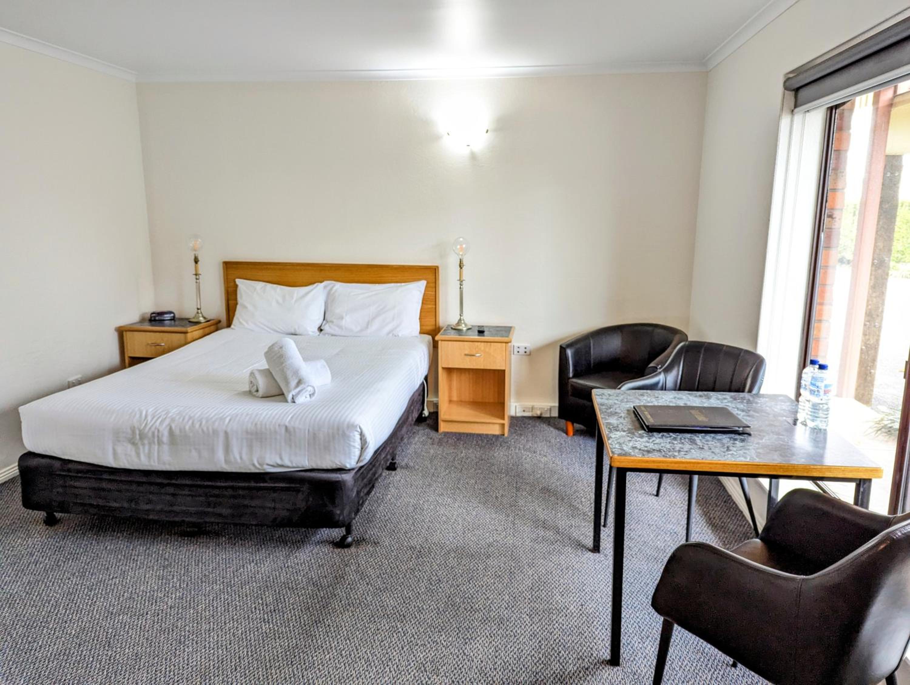 Standard Queen Room photo 3