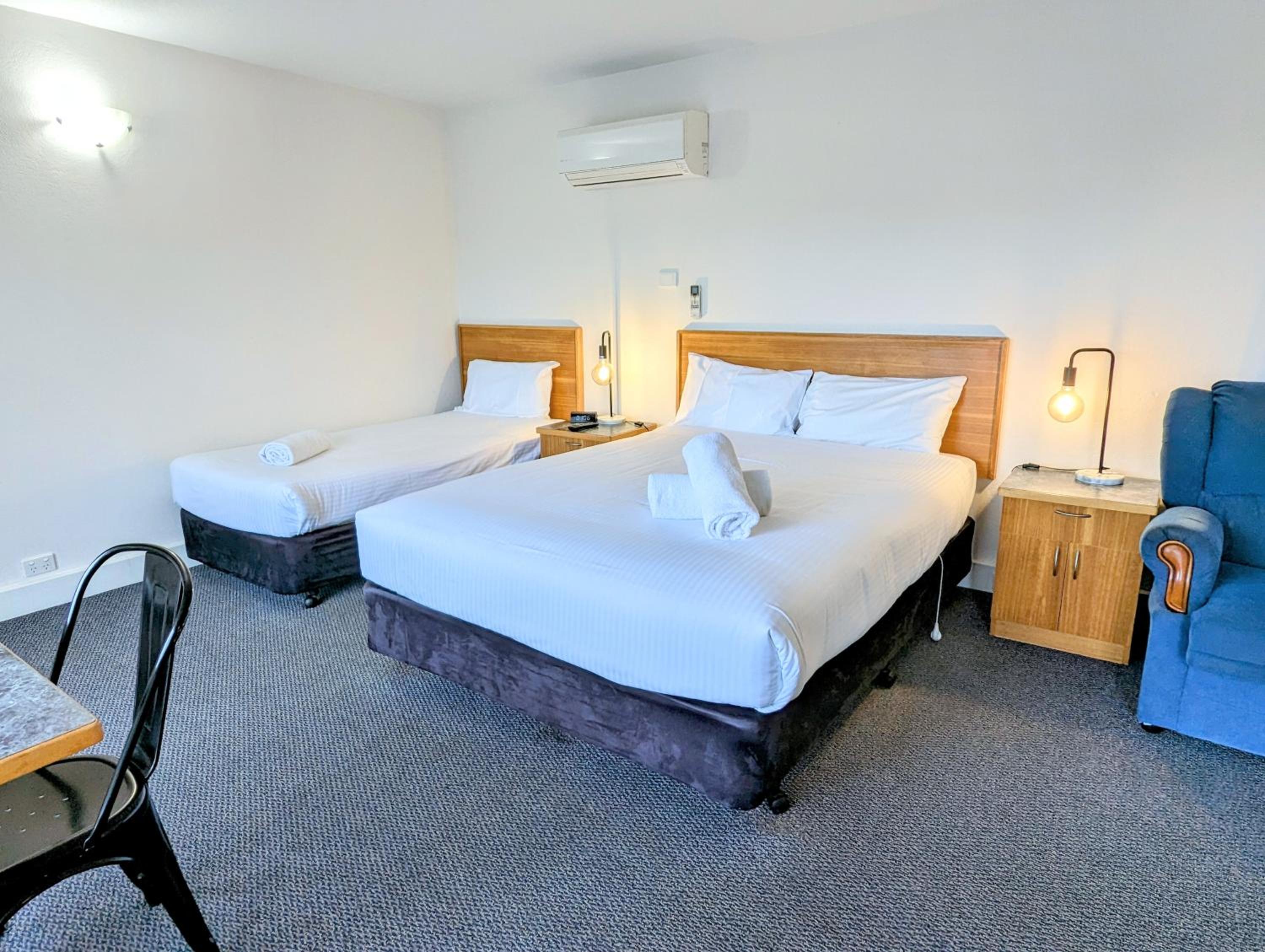 Standard Queen Single Room photo 3