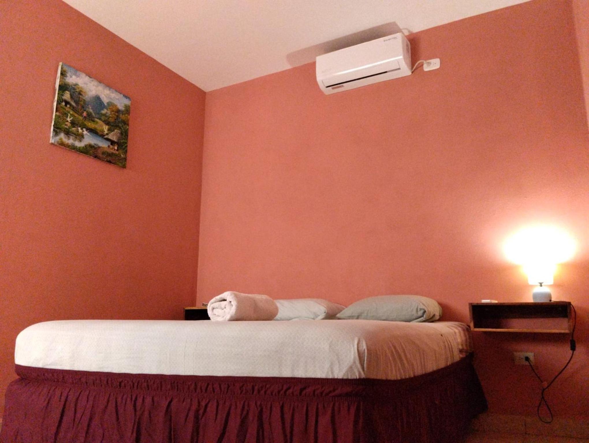 Queen Room photo 3