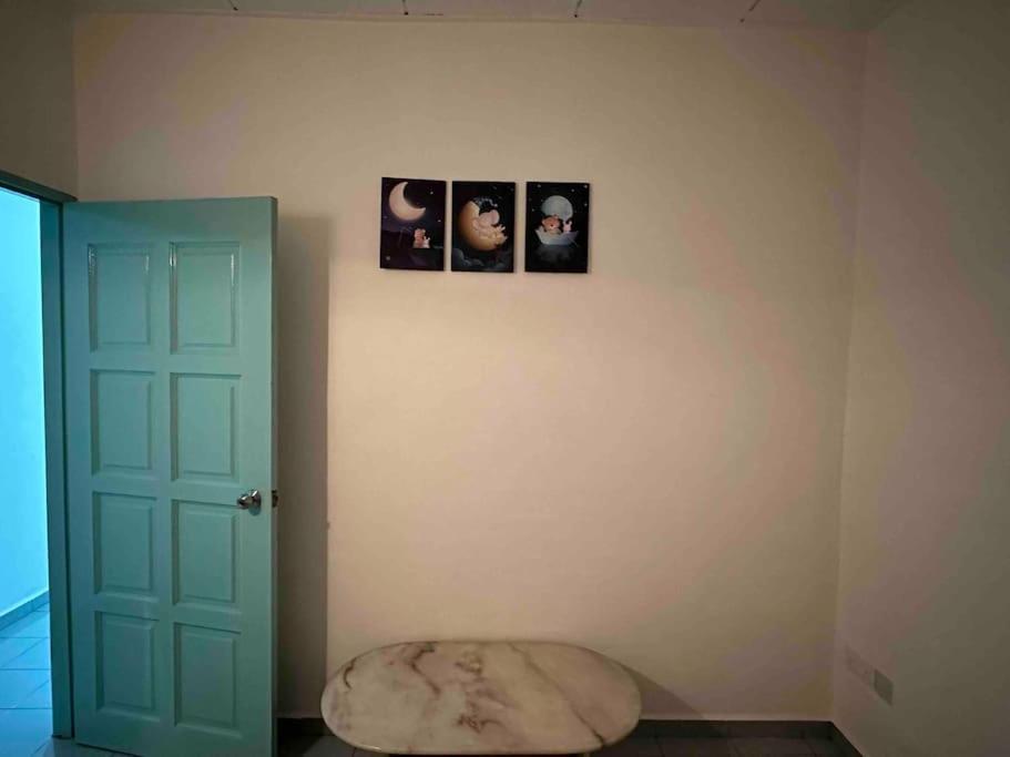 Three-Bedroom House photo 2