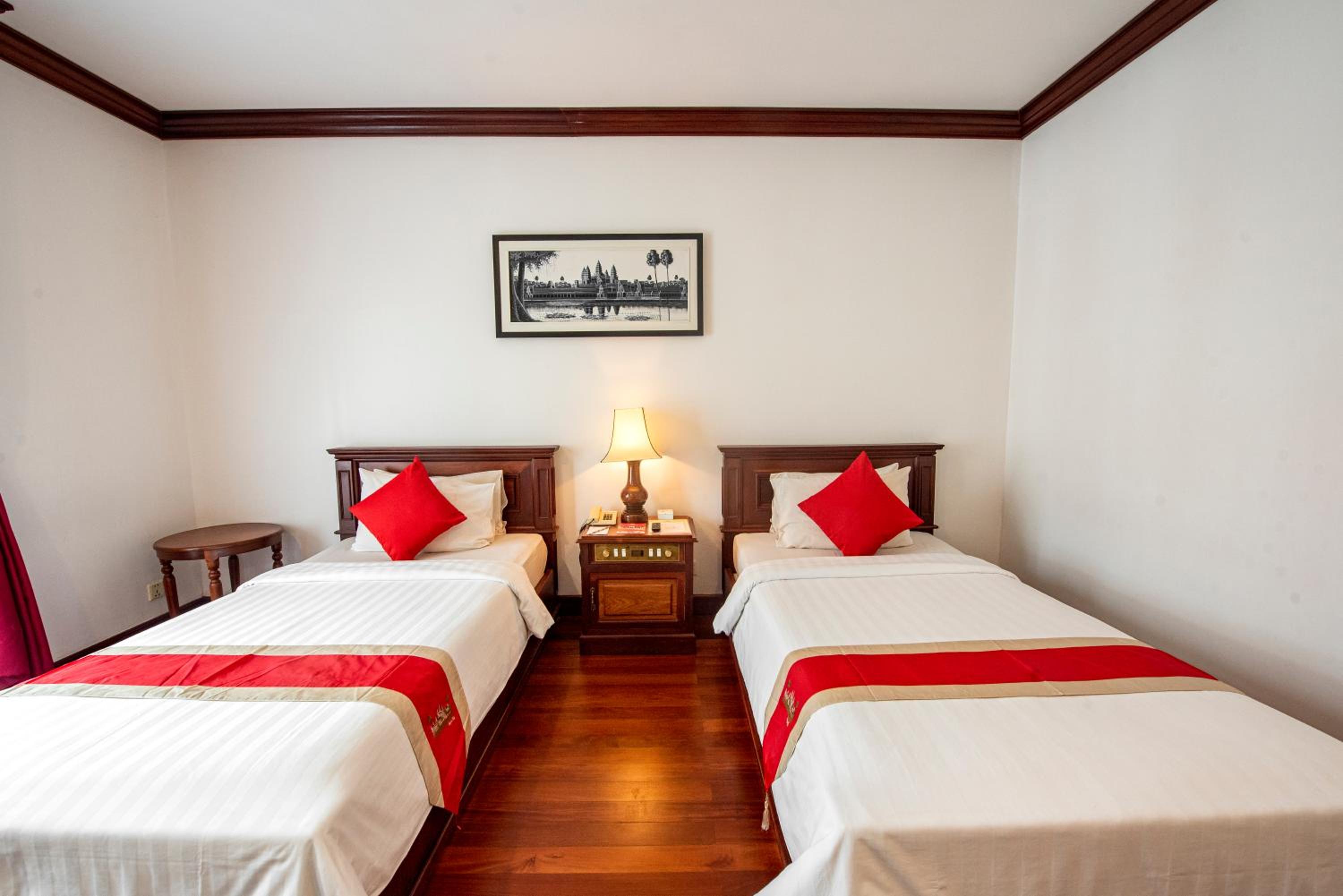 Deluxe Twin Room with Balcony - Photo 5