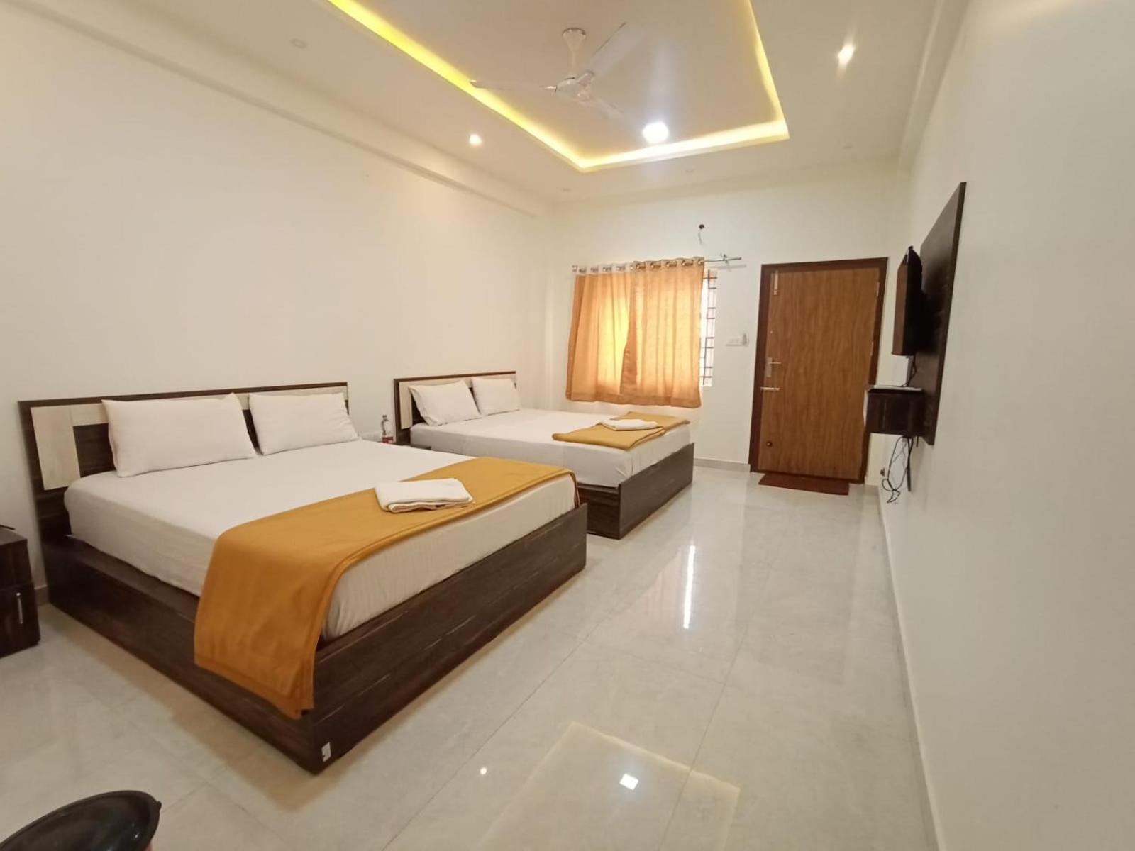 Deluxe Queen Room with Two Queen Beds