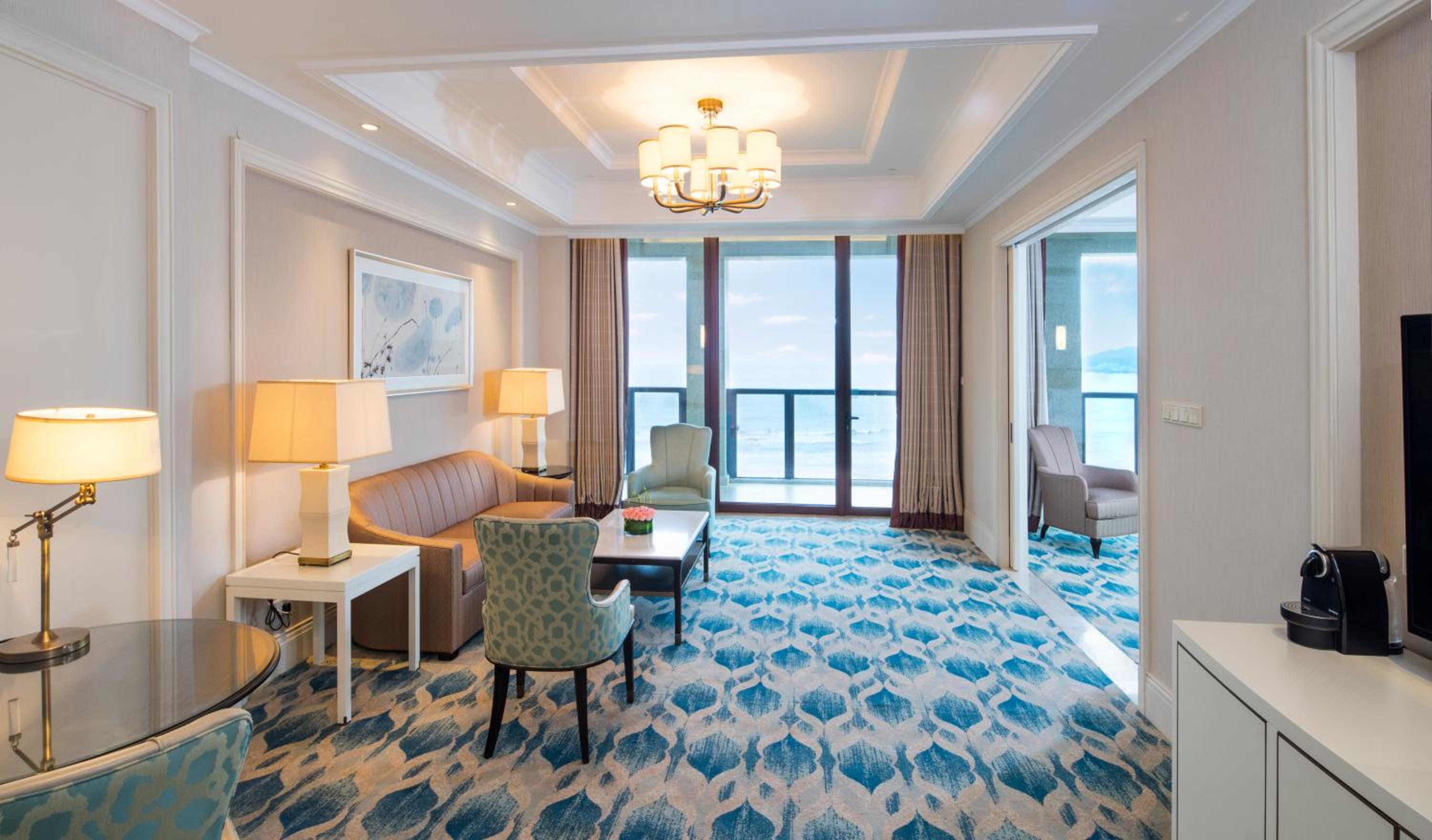 Deluxe Suite with Sea View
