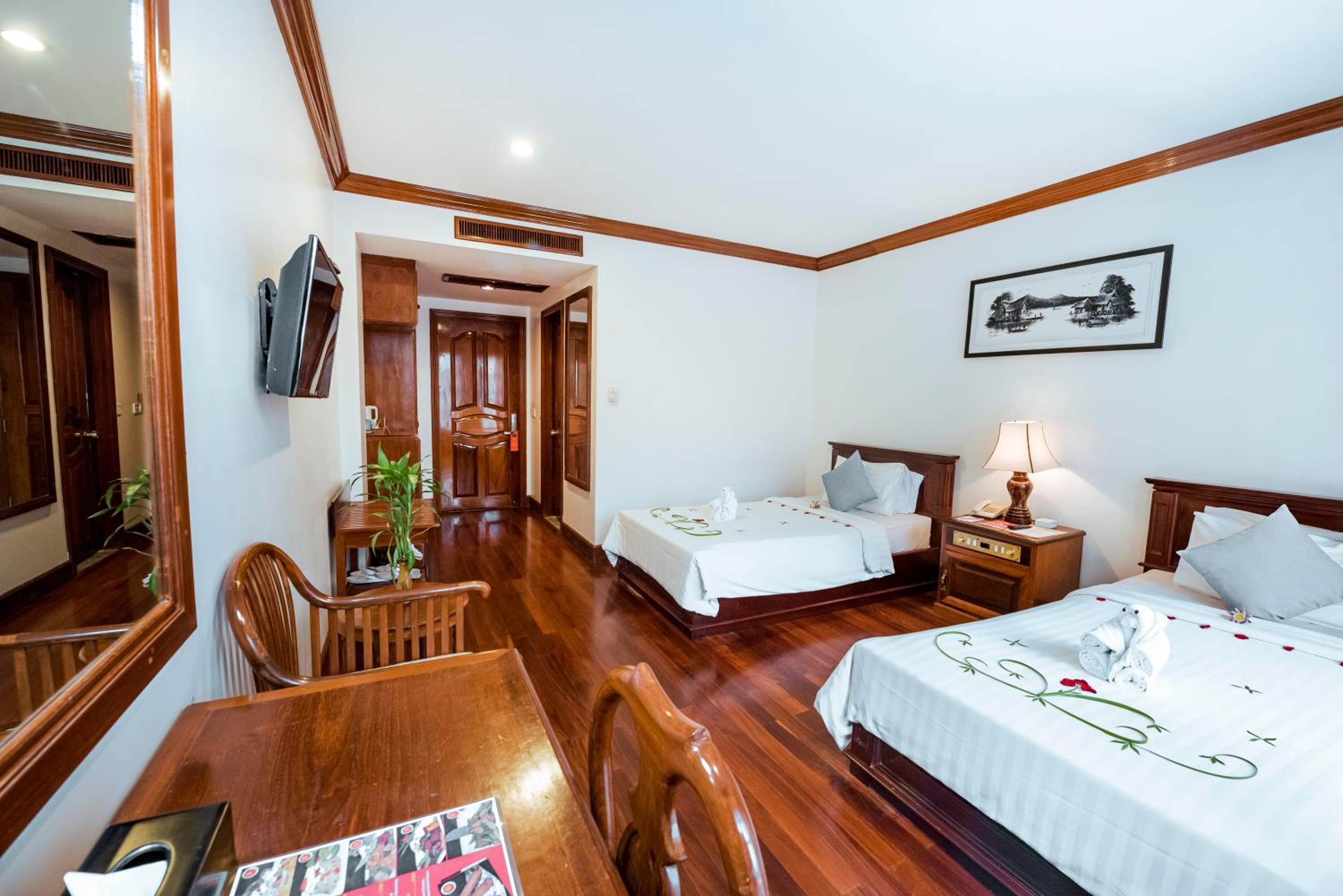 Deluxe Twin Room - Photo 2