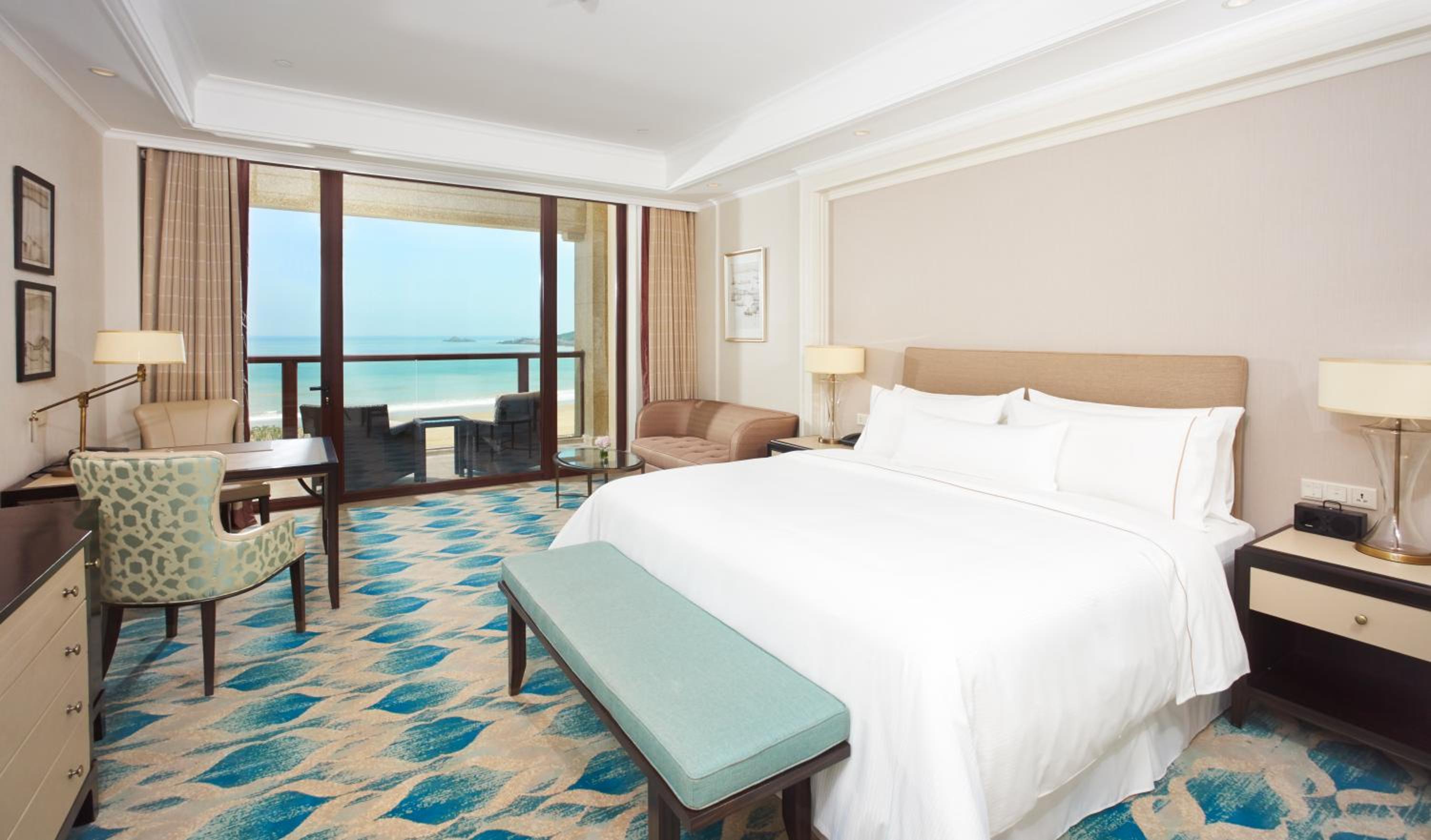Deluxe King Room with Sea View