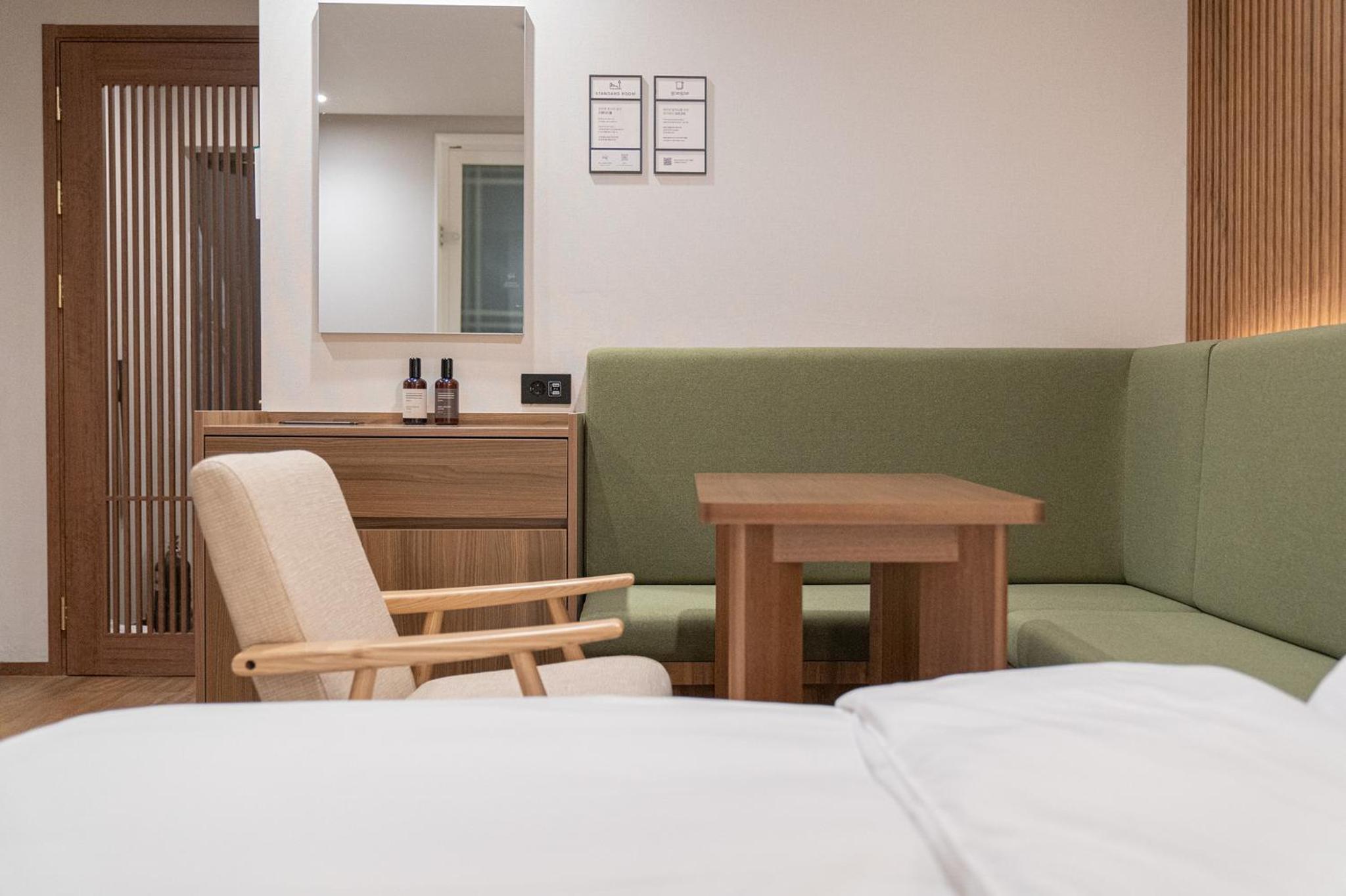 Standard Double Room - Photo 5