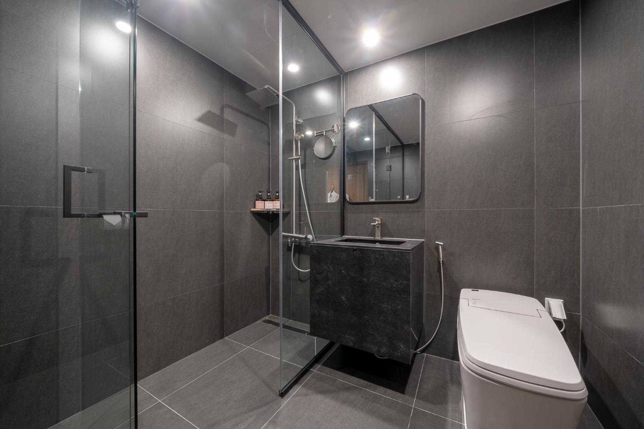 Standard Double Room - Photo 9