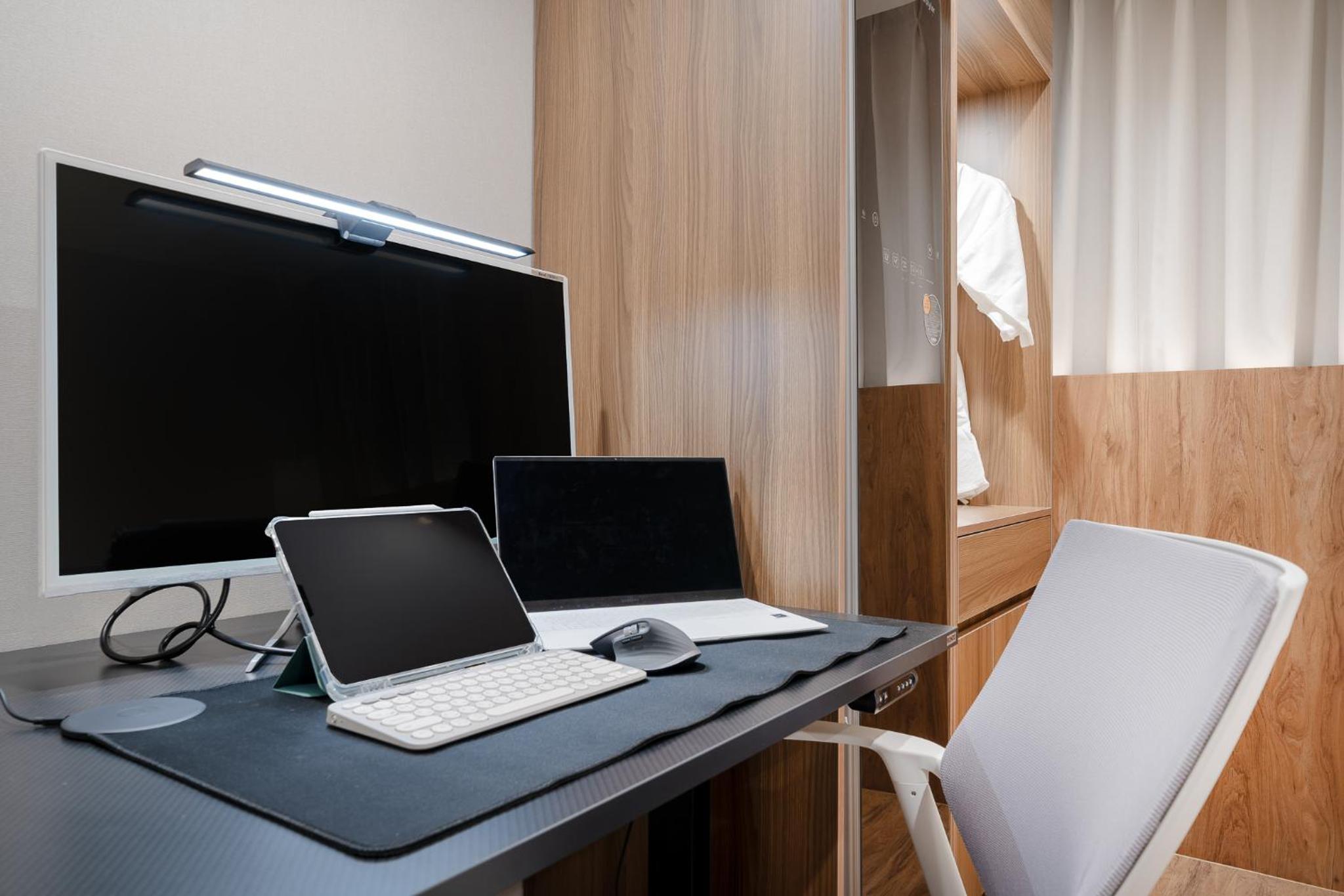 Business  - Photo 10
