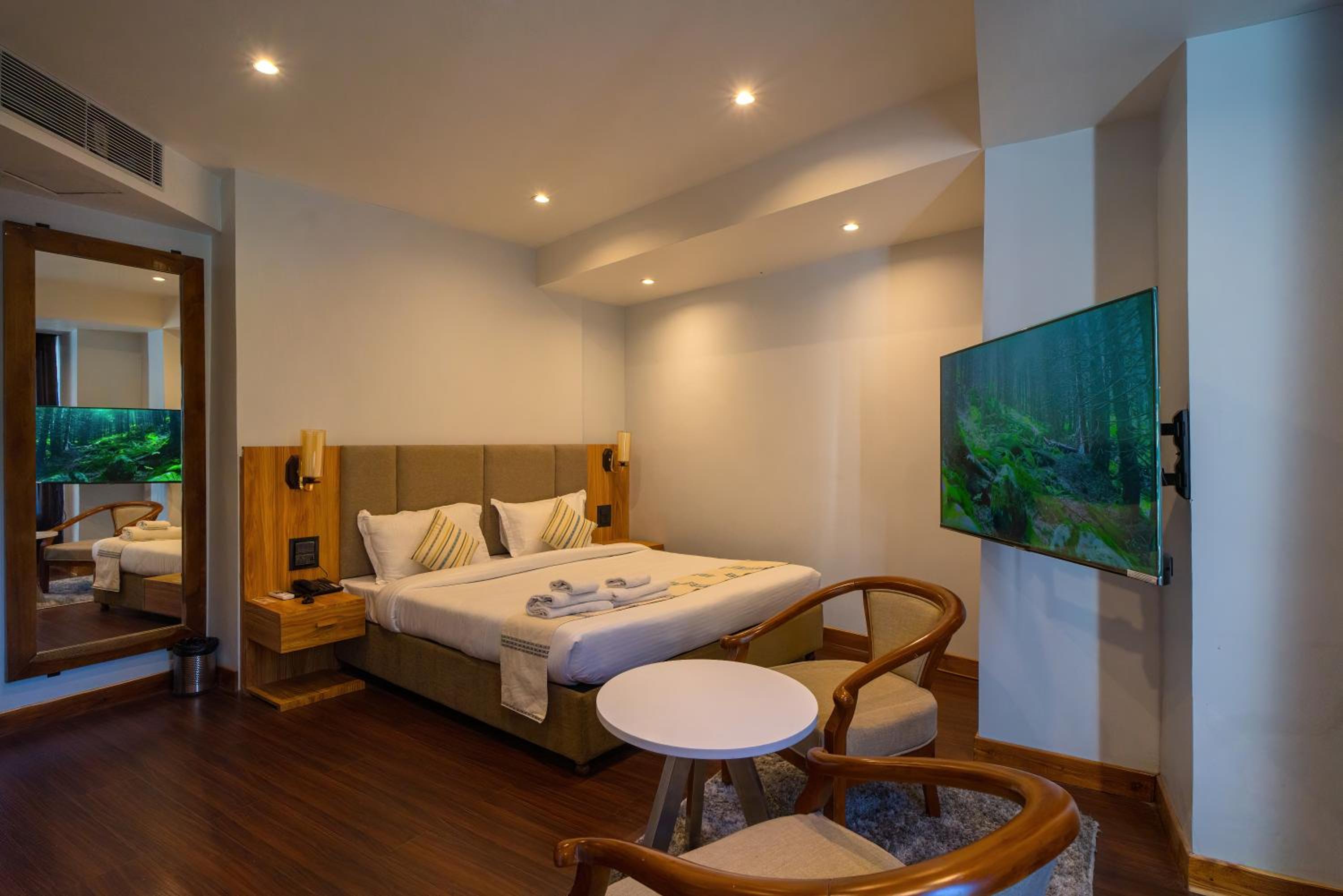 Deluxe Suite - Photo 1