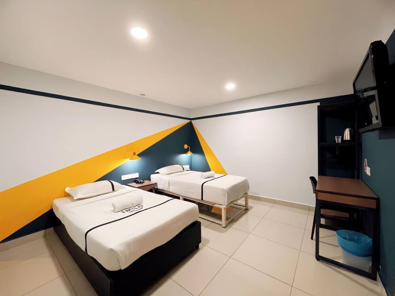 Twin Room - Photo 1