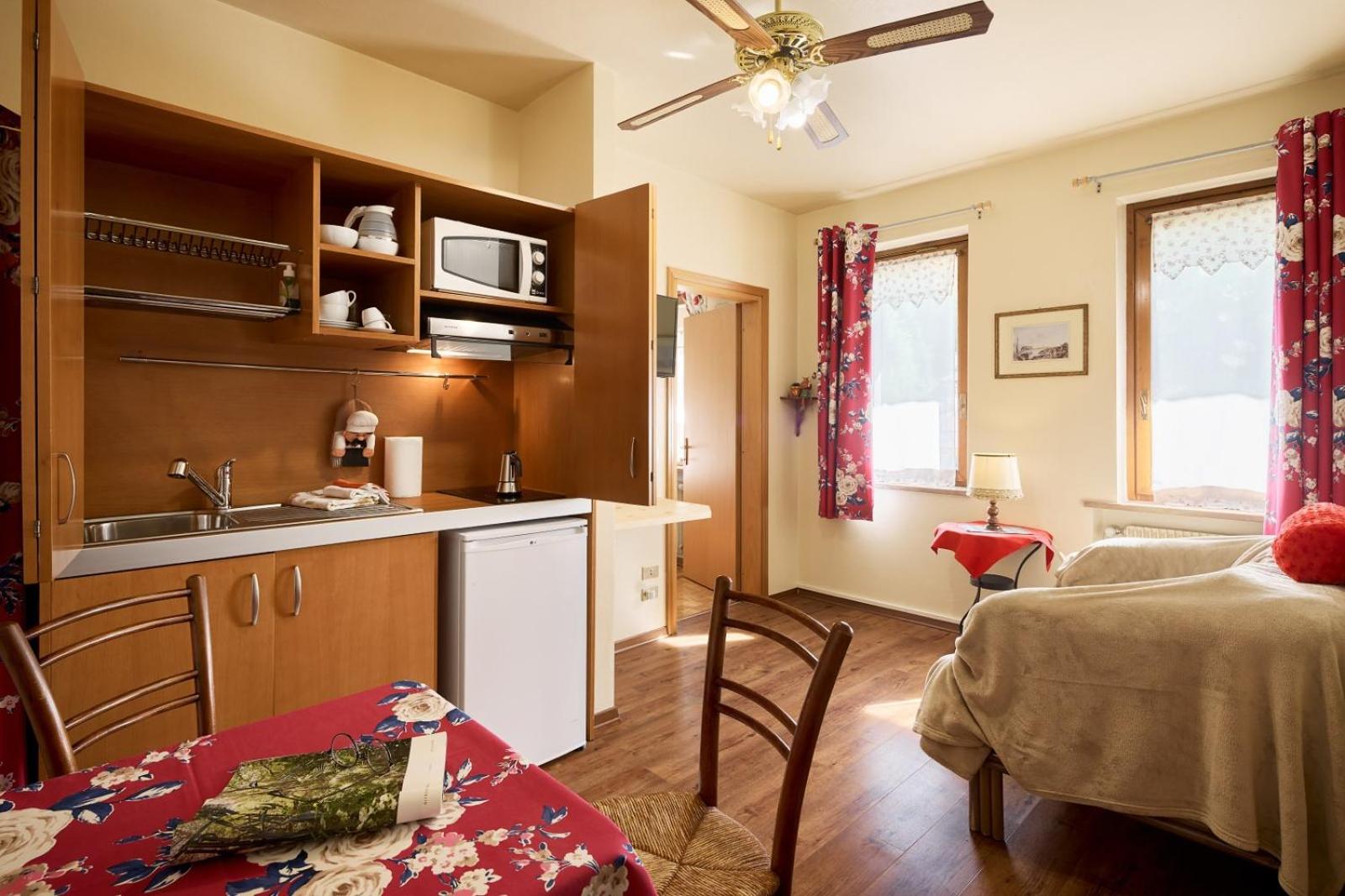 One-Bedroom Apartment photo 2