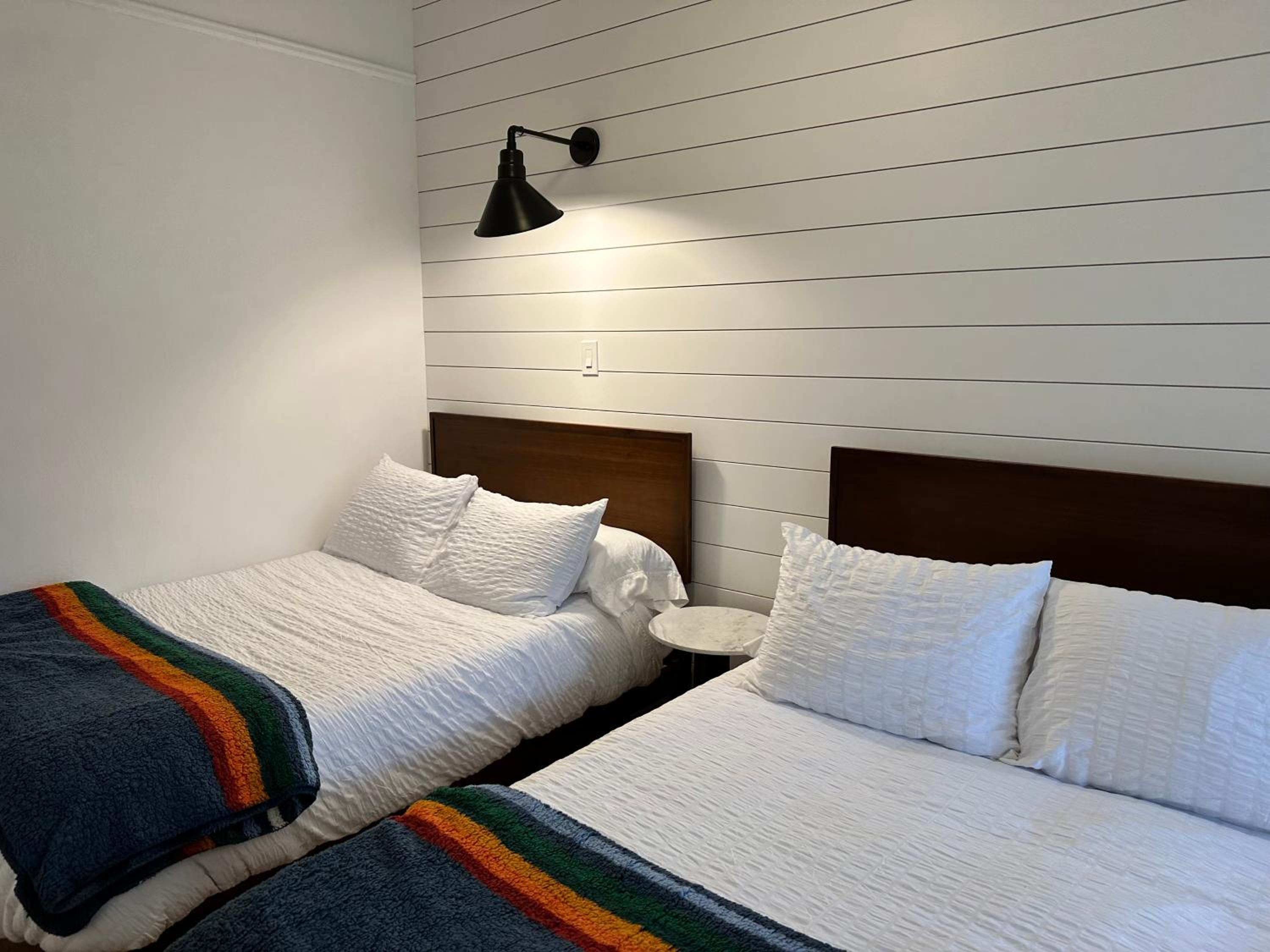 Deluxe Double Room with Bath photo 3