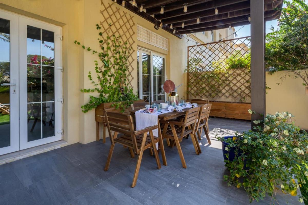 Villa photo 1