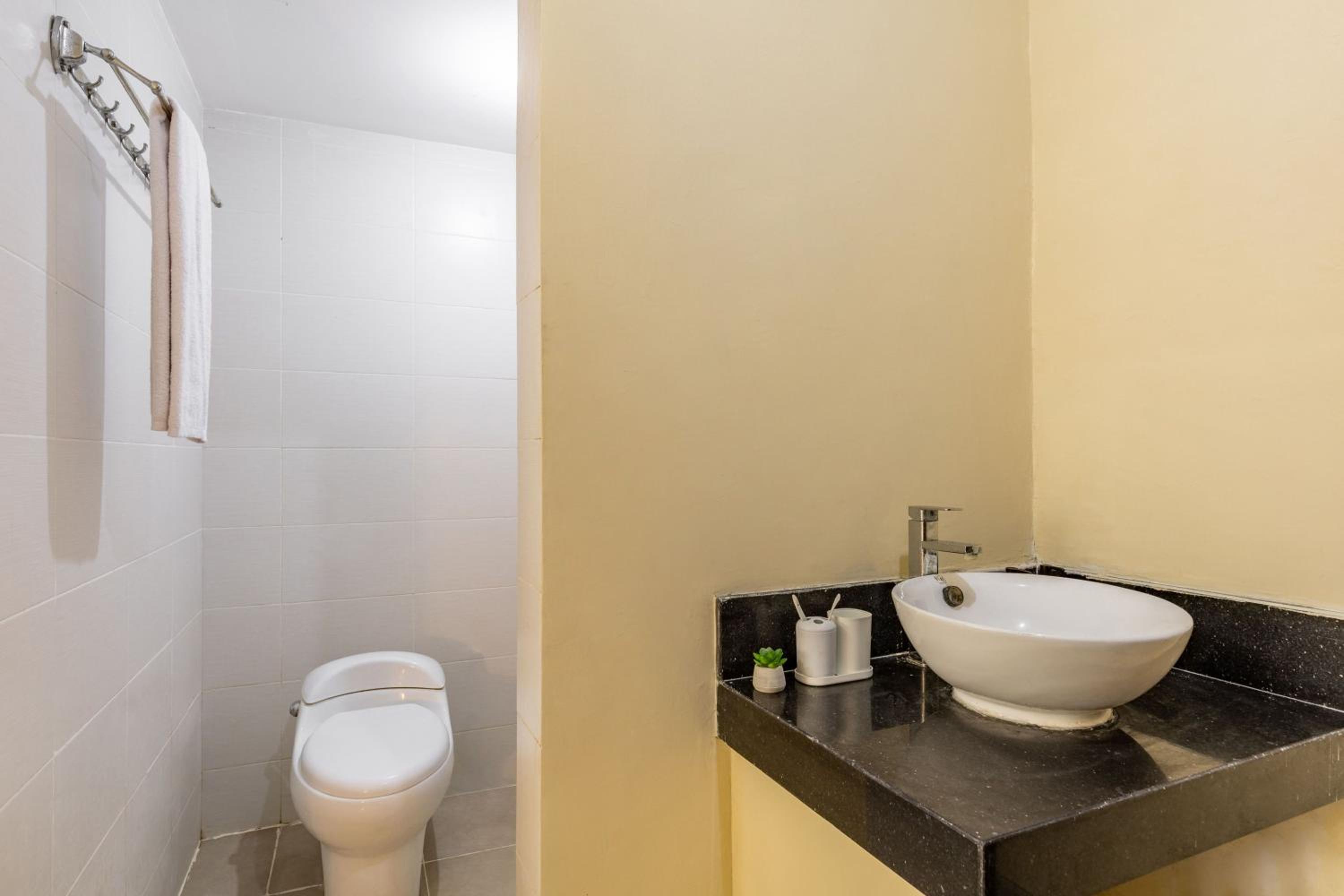  Premium King Room - Photo 6