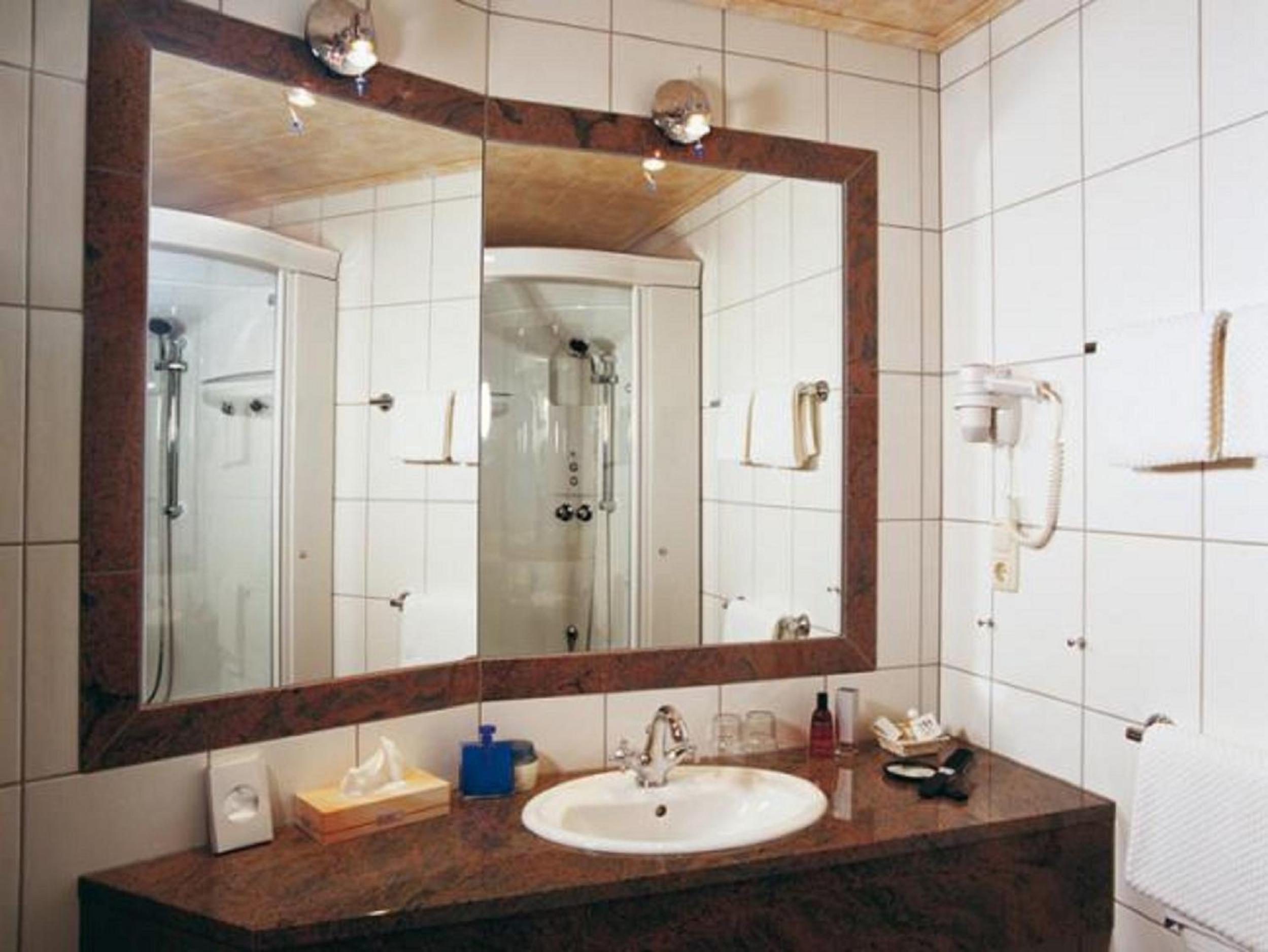 Double Room with Balcony - Photo 8