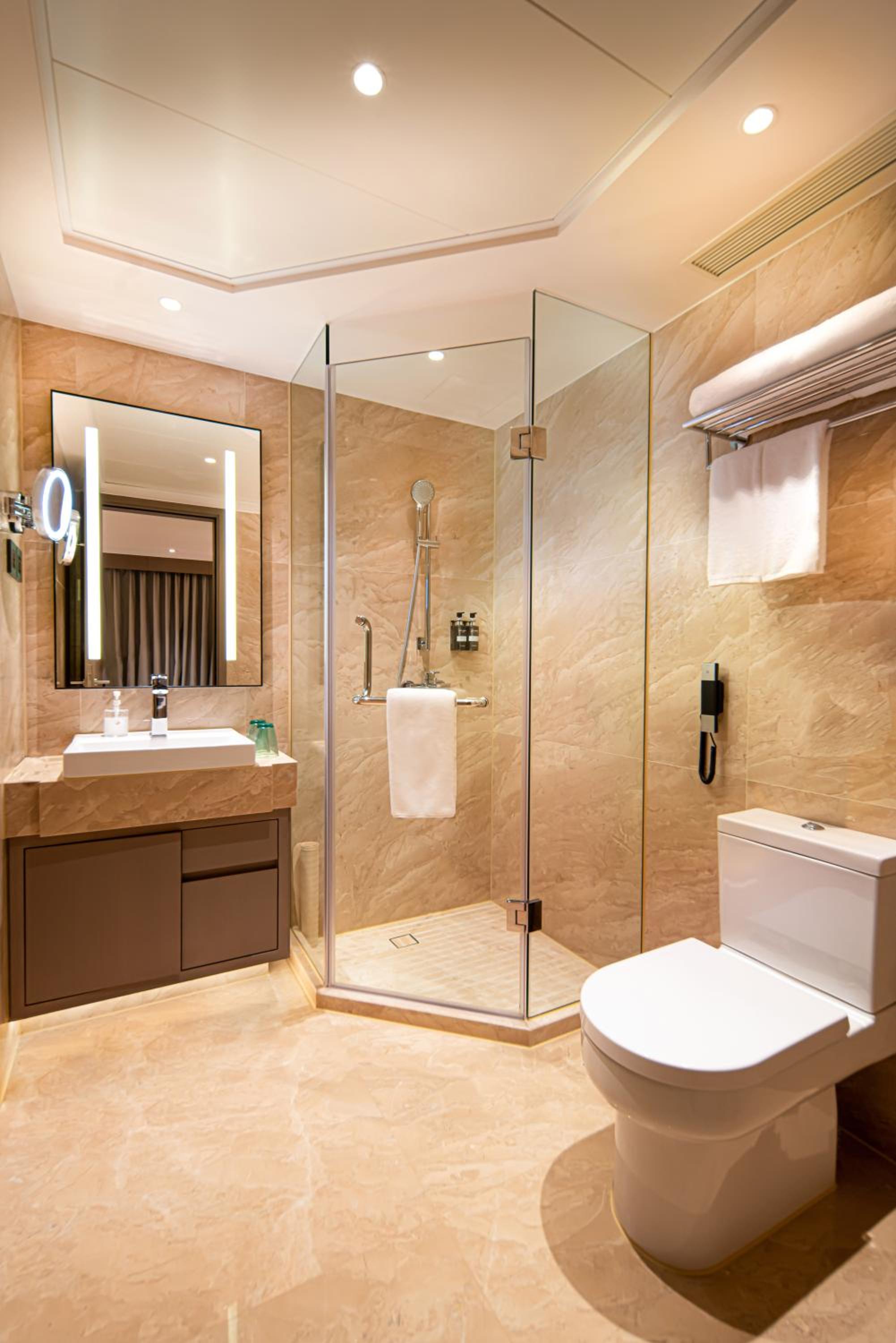 Deluxe Twin Room - Photo 2