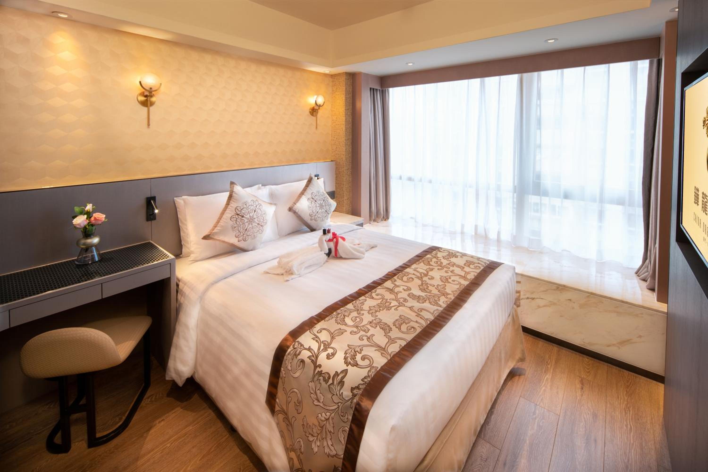 Deluxe Queen Room photo 2