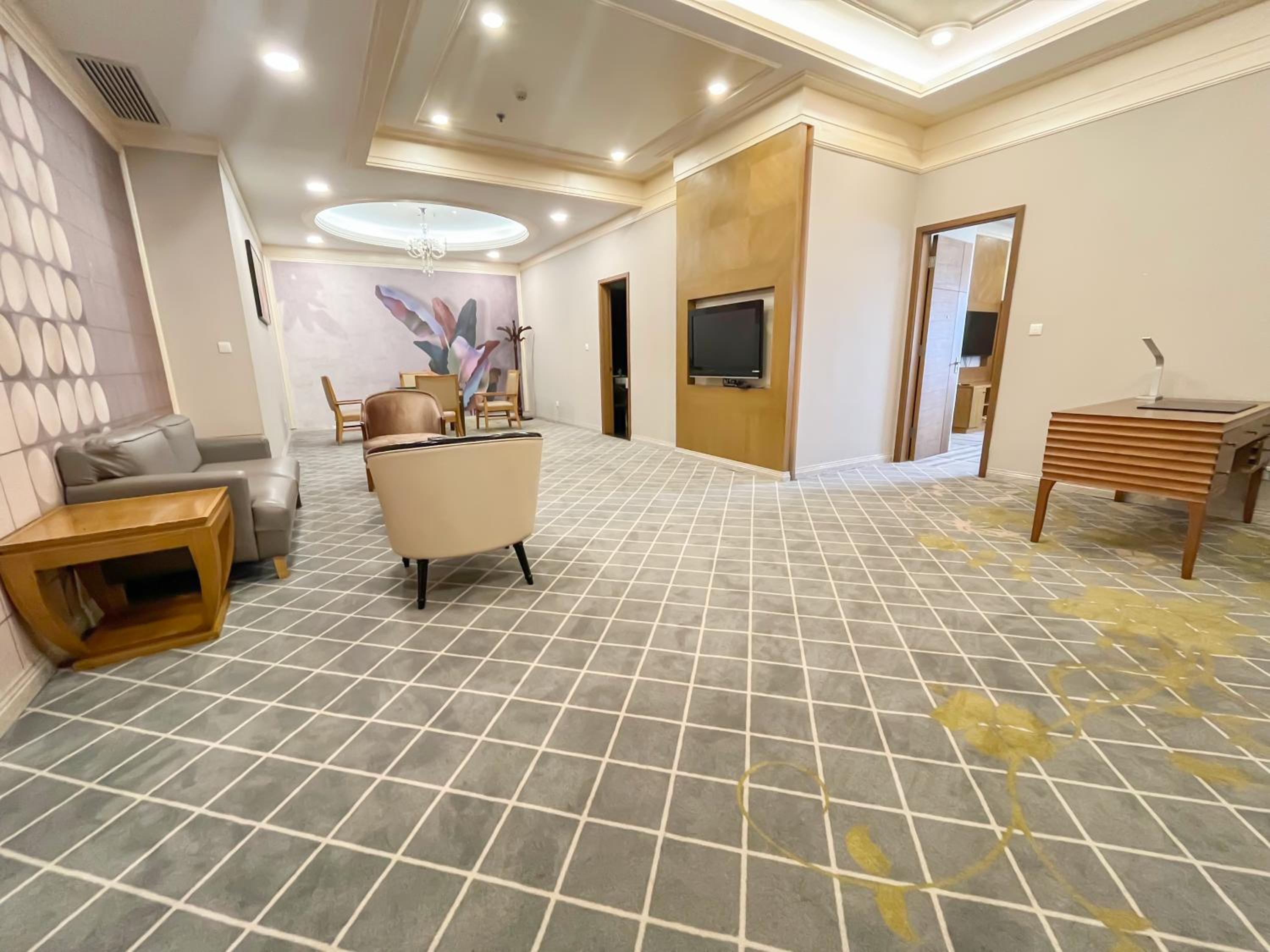 Deluxe Suite photo 3