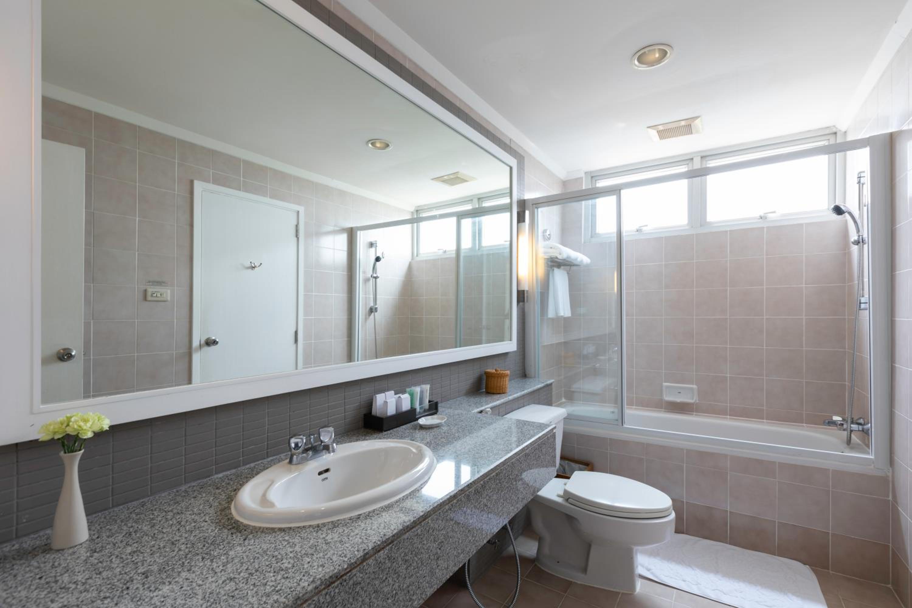 Two-Bedroom Apartment - Photo 11