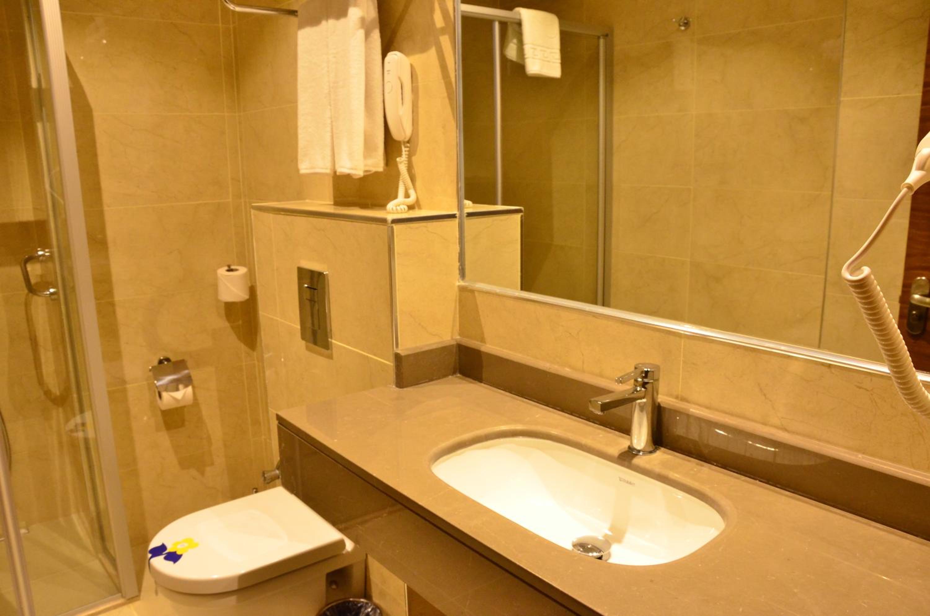 Twin Room - Disability Access photo 2