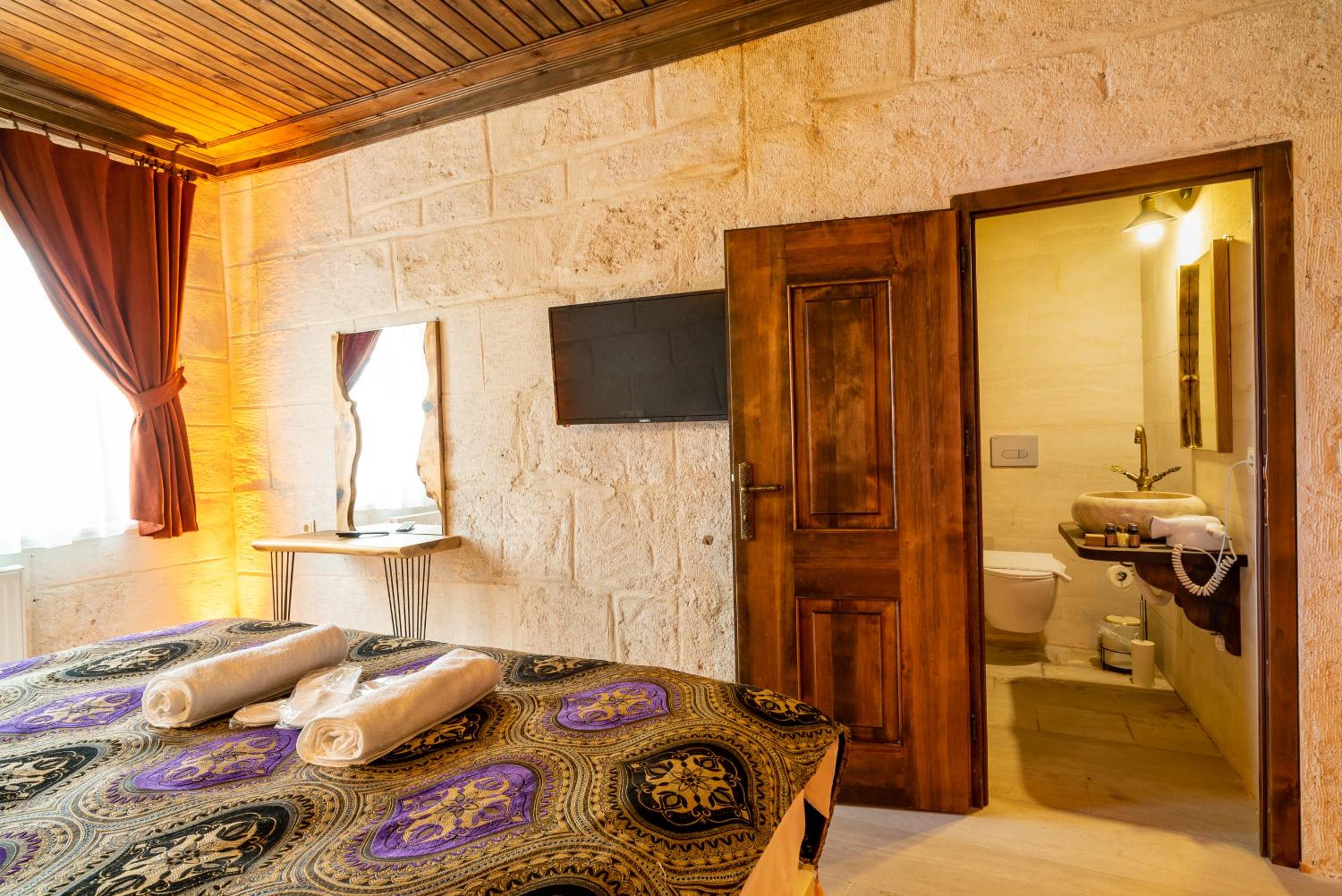 Double Room with Private Bathroom photo 2