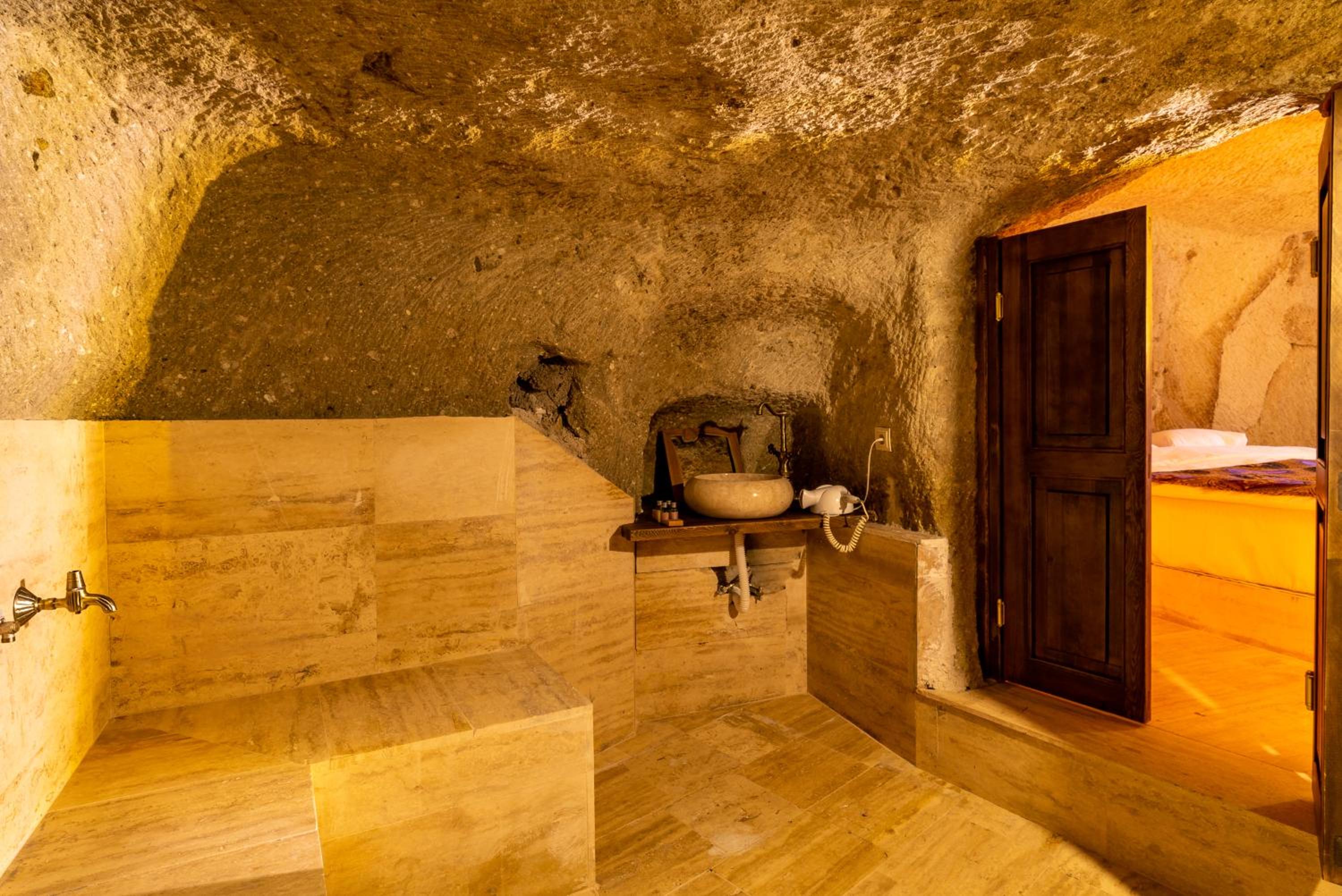 Double Room with Private Bathroom photo 3