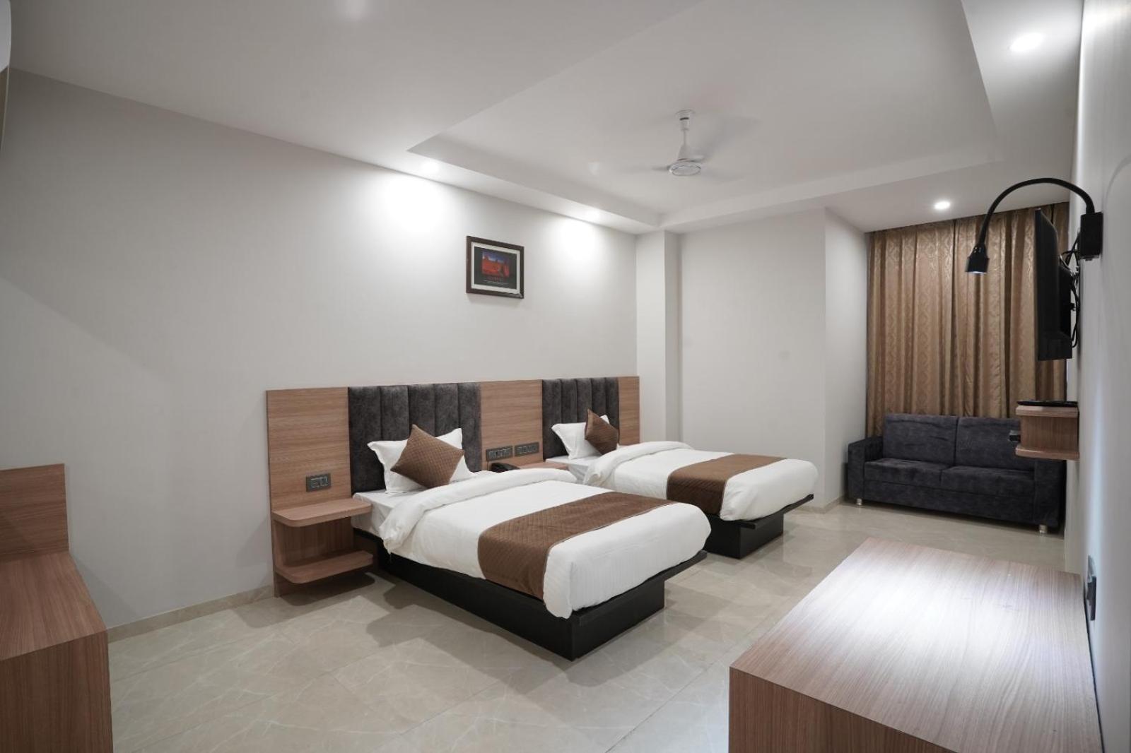 Deluxe Twin Room - Photo 19