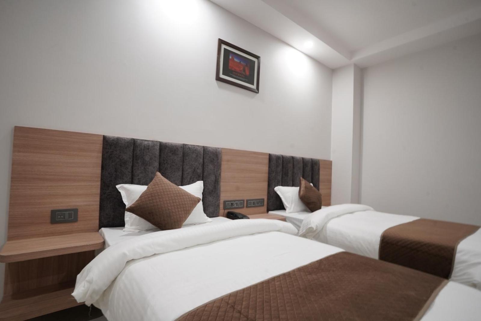 Deluxe Twin Room - Photo 9