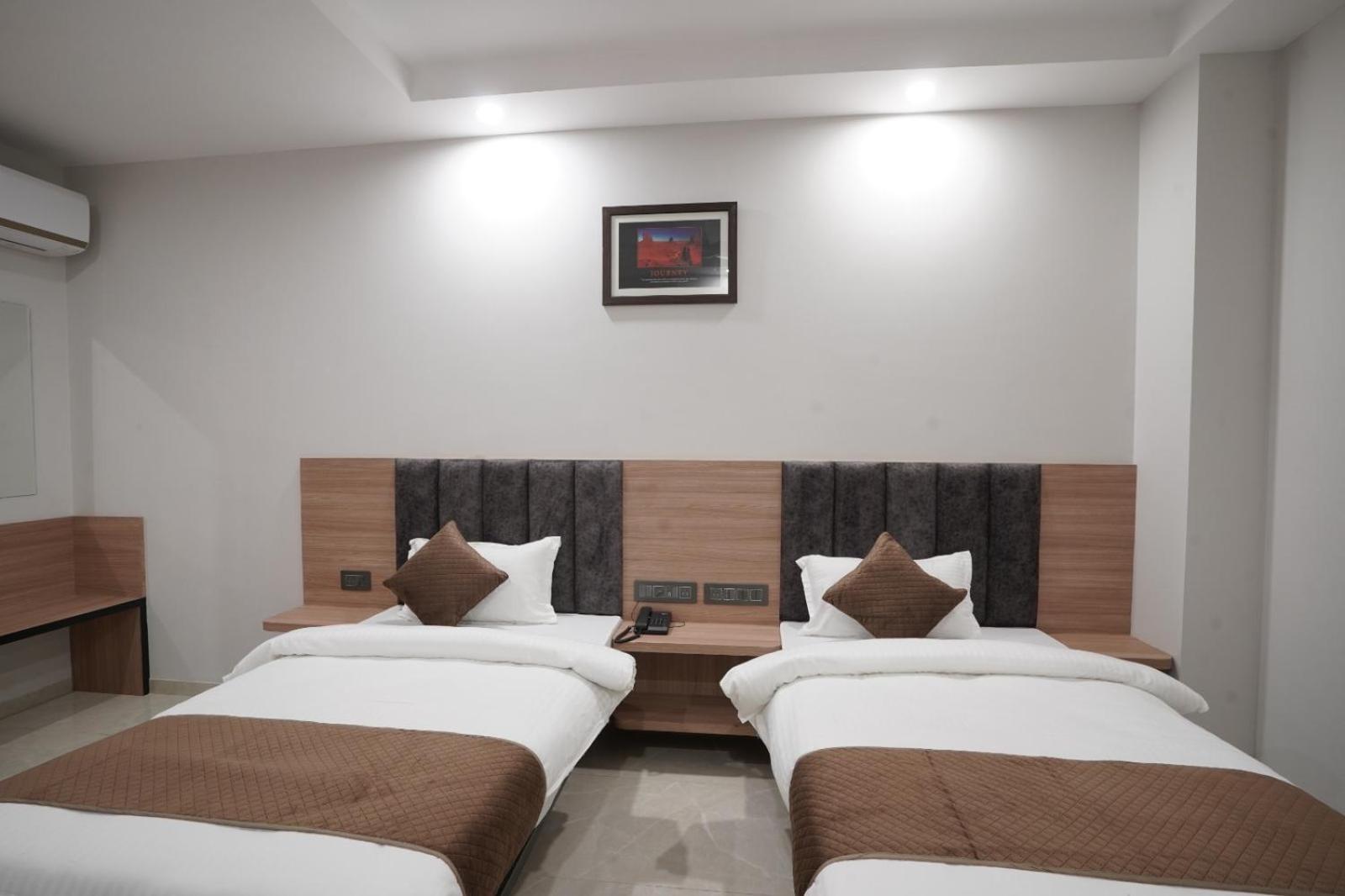 Deluxe Twin Room - Photo 2