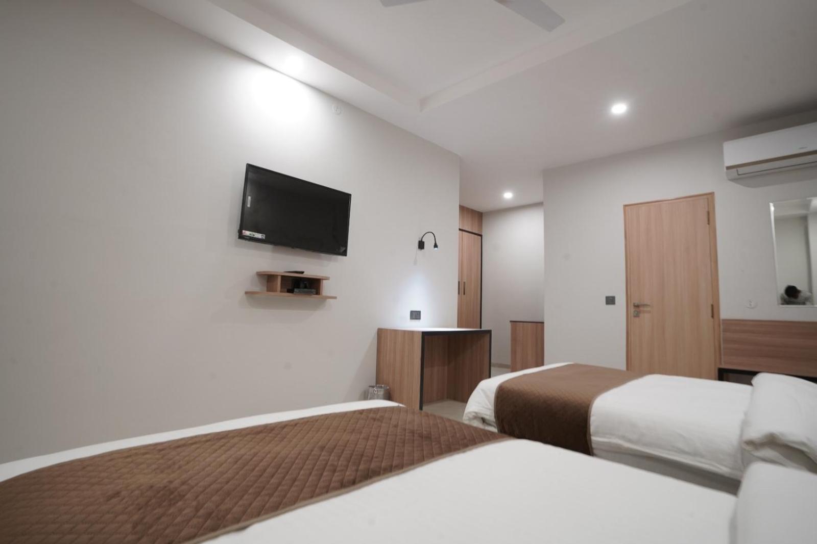 Deluxe Twin Room - Photo 25