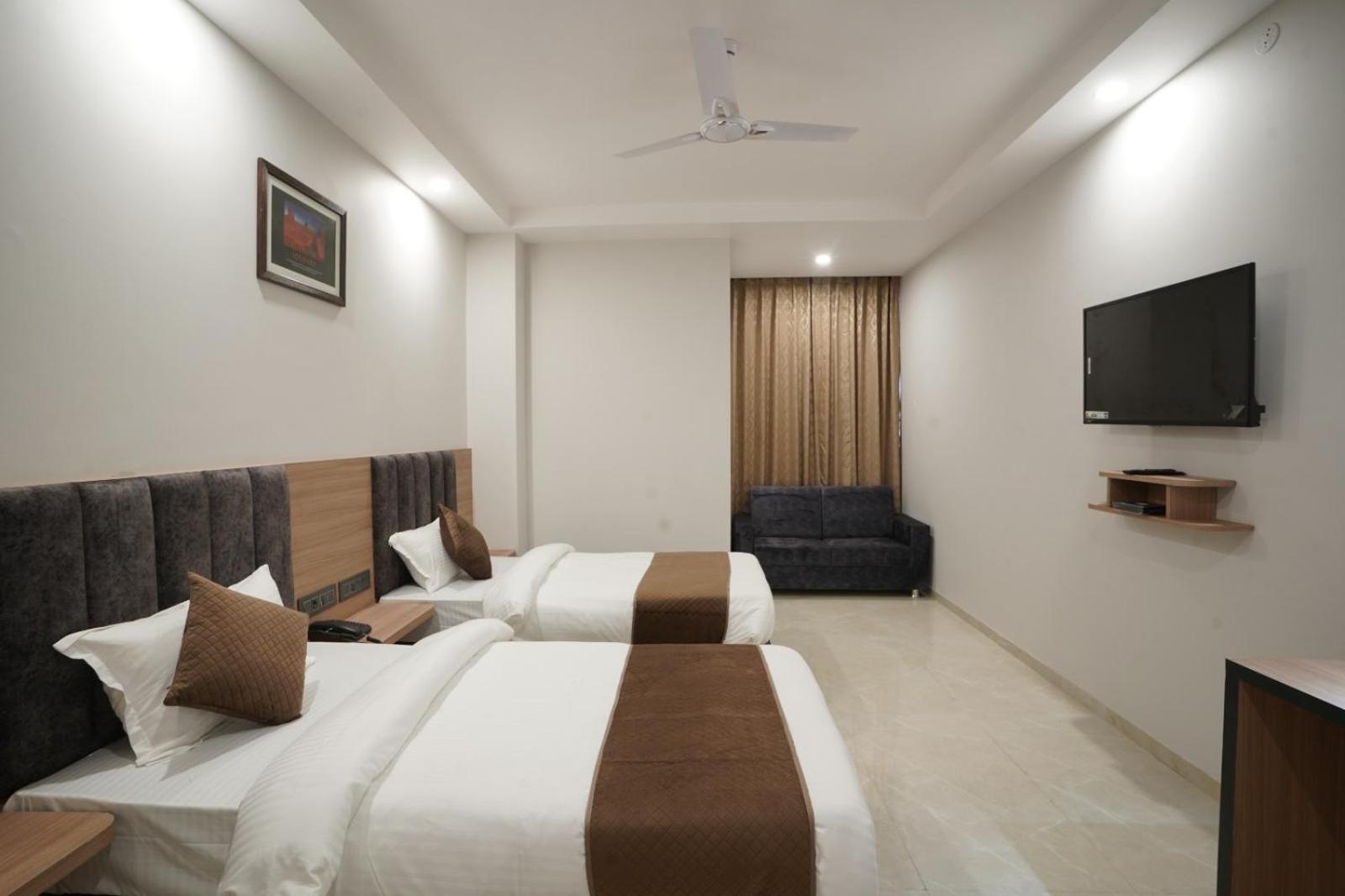 Deluxe Twin Room - Photo 21