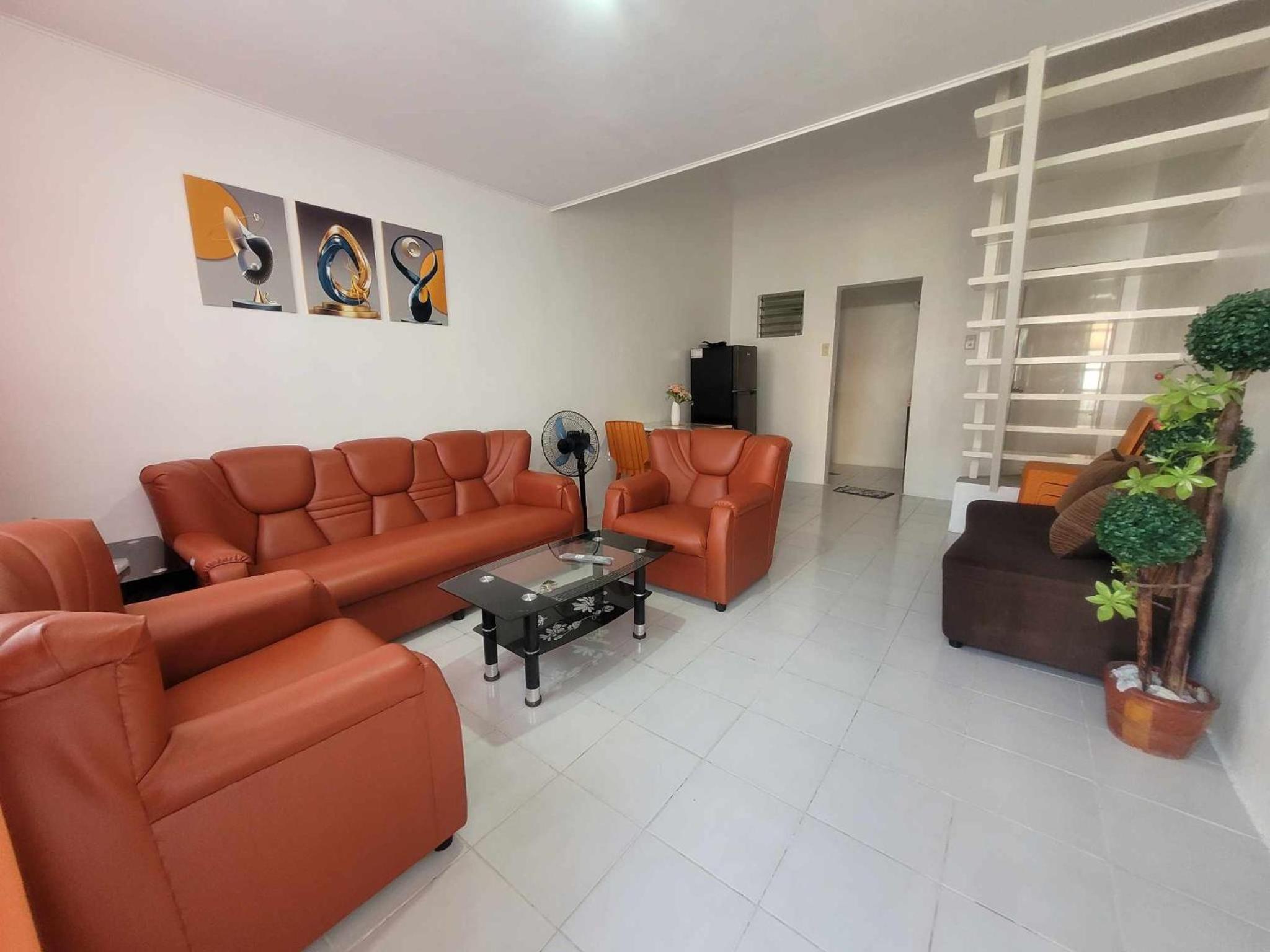 One-Bedroom Apartment photo 2